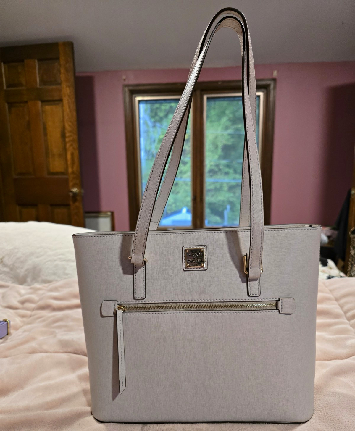 Dooney & Bourke Off White Medium Zip Tote w/ Dust Cover, Brand New With Tags Dooney & Bourke Off White Medium Zip Tote w/ Dust Cover, Brand New With Tags