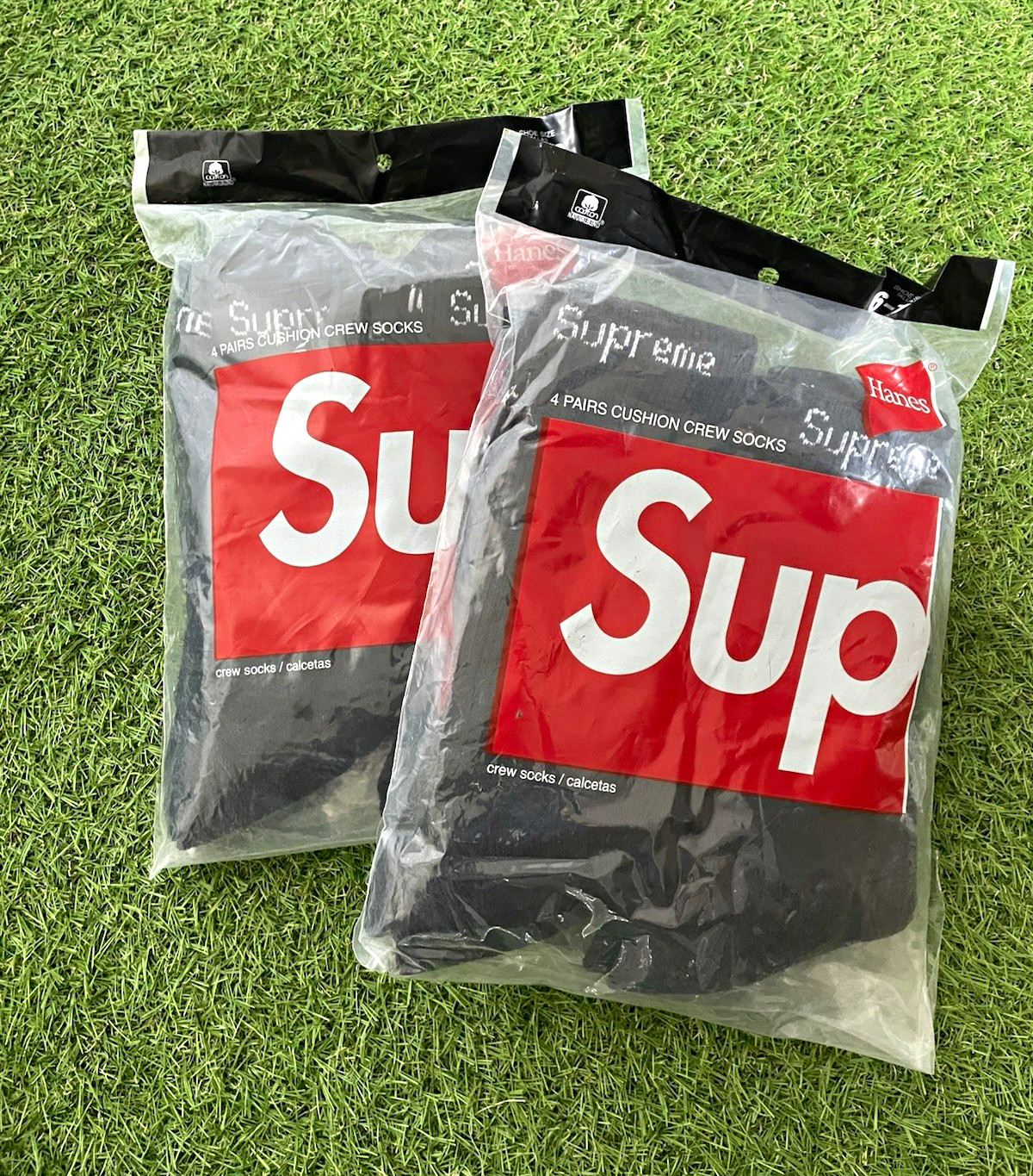 Supreme Men’s Cushioned Crew Socks 4 Pairs Black Logo One Size New w/ Tags