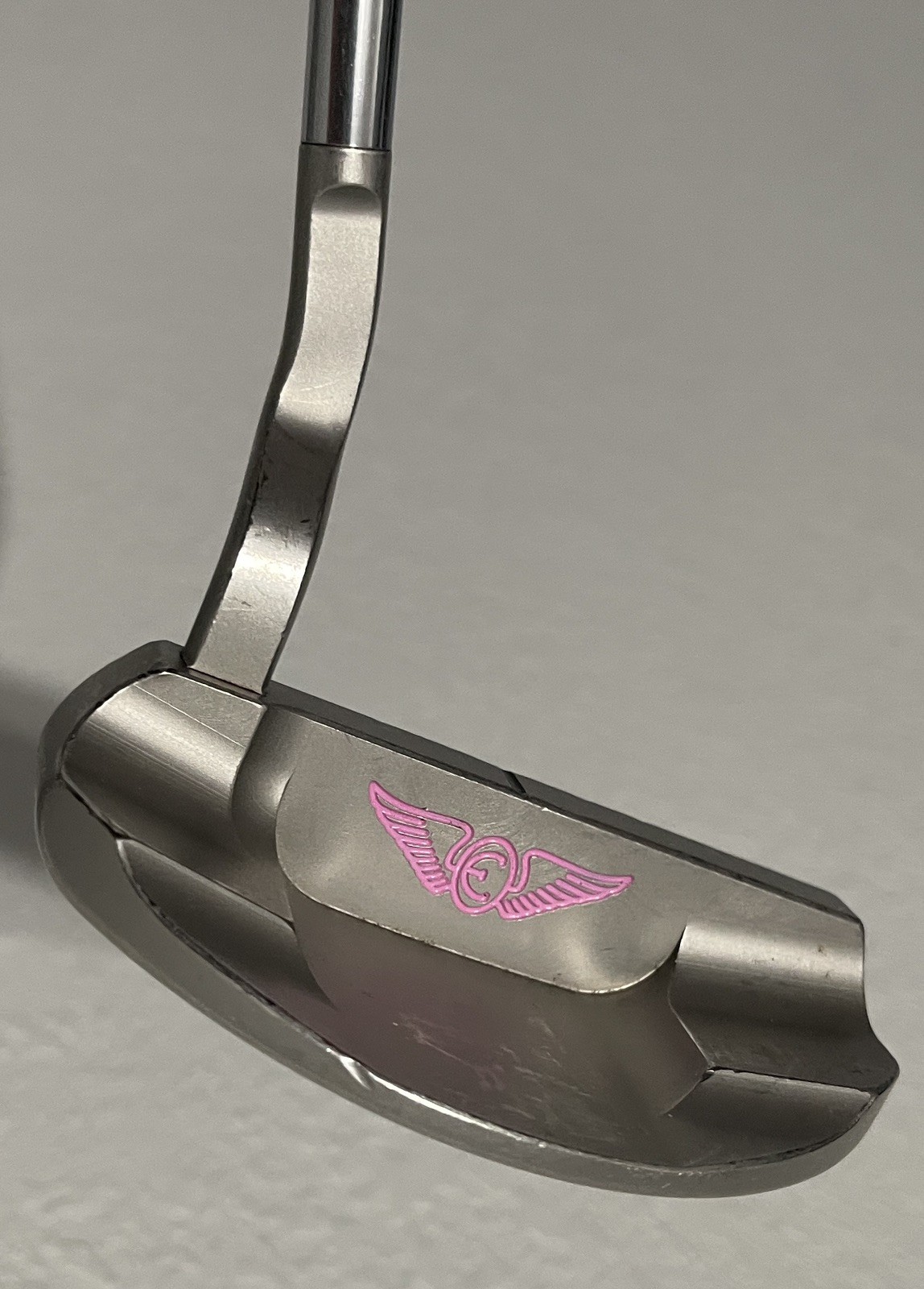 EDEL CUSTOM VICKI STYLE PUTTER 33”.  TCU on face.  Very good Used Condition 