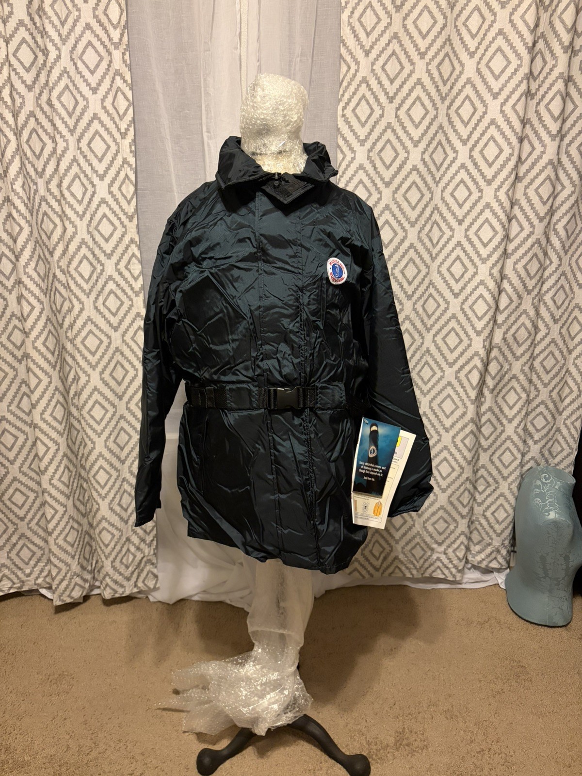 Mustang Survival Integrity Coat MC1504 TYPE III, LARGE, NAVY, New Mustang Survival Integrity Coat MC1504 TYPE III, LARGE, NAVY, New