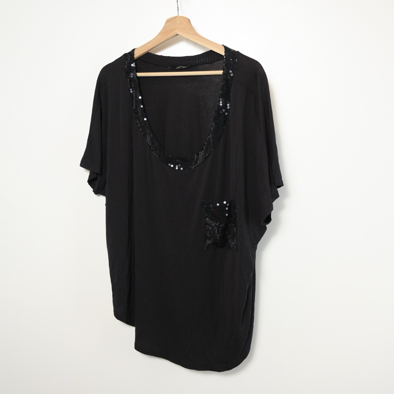 B’leev Women’s Xl Black Short Sleeve Top W/Sequined Neckline & Front Pocket B’leev Women’s Xl Black Short Sleeve Top W/Sequined Neckline & Front Pocket