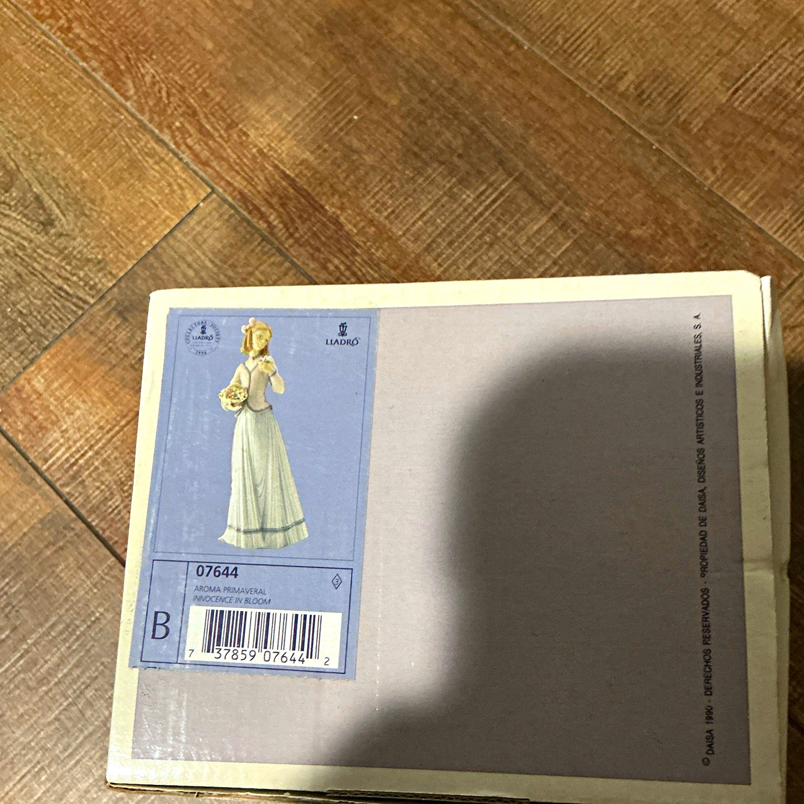Lladro 07644 Innocence in Bloom Figurine Collectors Society 1996 Girl Flowers Lladro 07644 Innocence in Bloom Figurine Collectors Society 1996 Girl Flowers