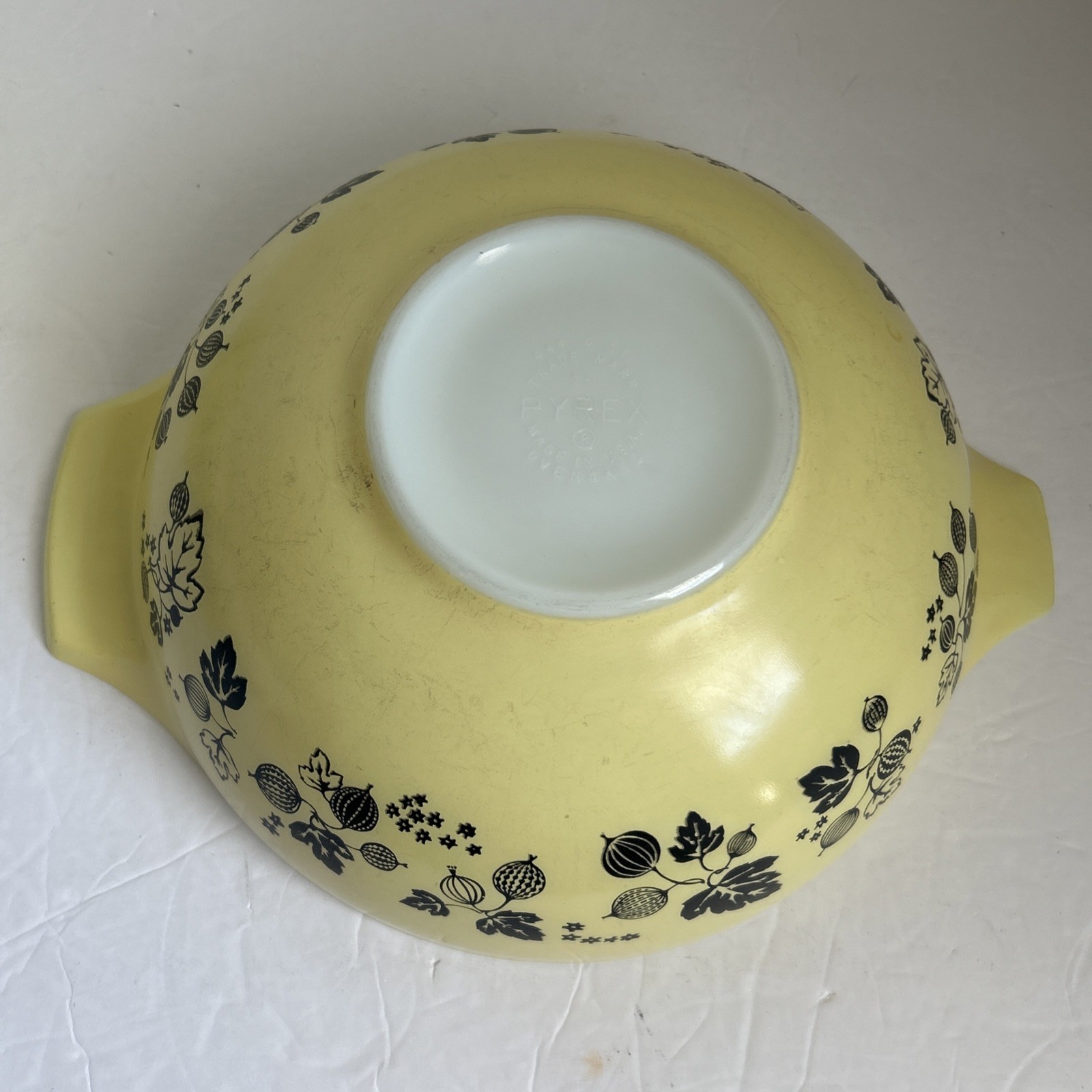 Vintage Pyrex Yellow Black White Gooseberry Bowl Set of (3) # 444,442,441 *READ