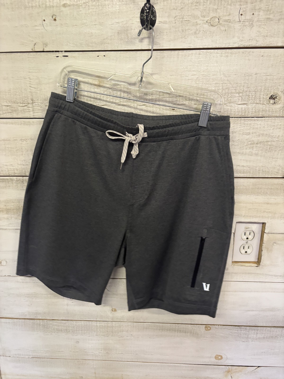 Vuori Men\'s Sunday Performance Short Charcoal Heather Size Medium NEW Vuori Men\'s Sunday Performance Short Charcoal Heather Size Medium NEW