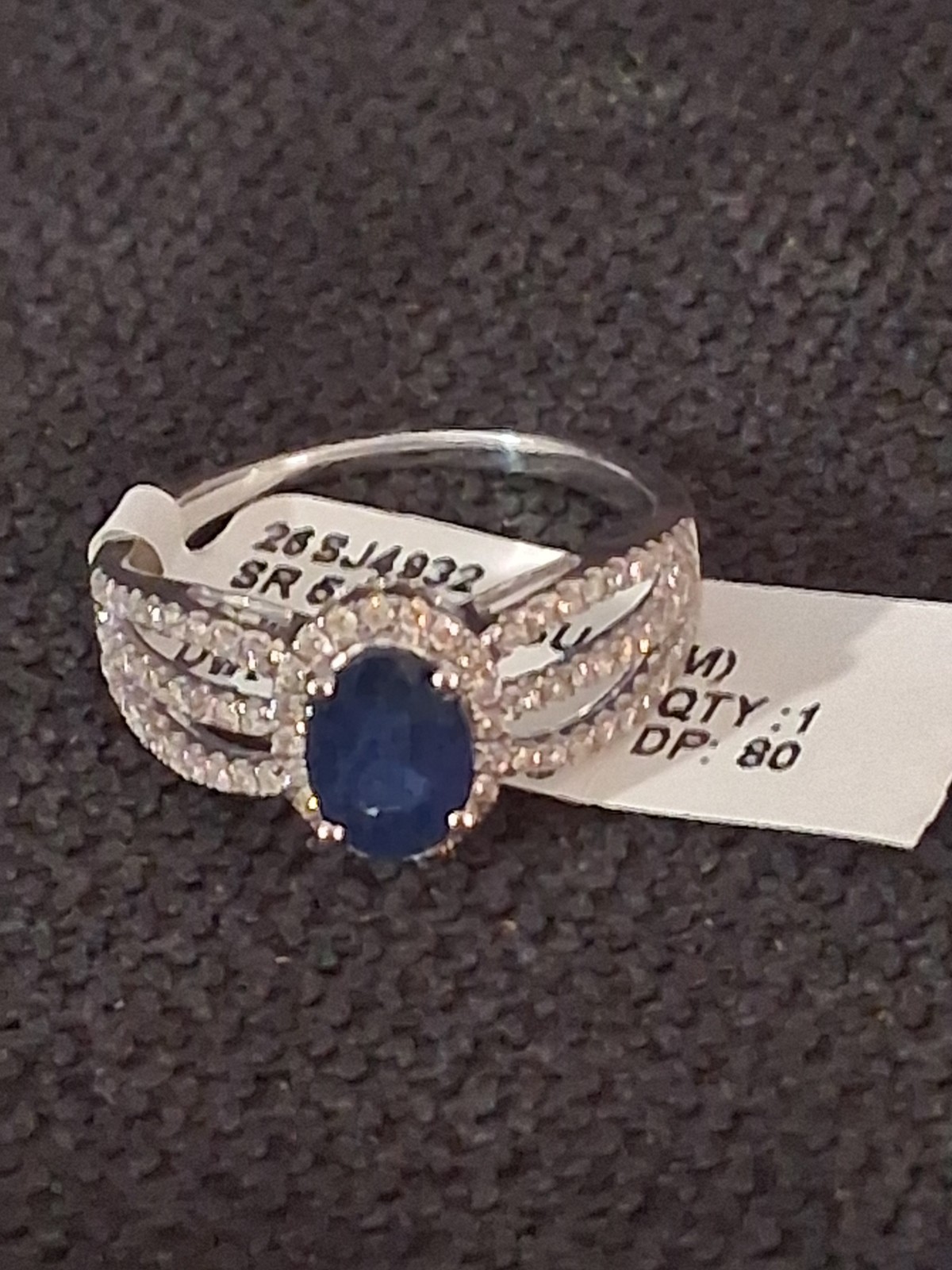 DIAMOND RING GORGEOUS RING NATURAL DIAMONDS AND BLUE TANZANITE $5,580 appraisal DIAMOND RING GORGEOUS RING NATURAL DIAMONDS AND BLUE TANZANITE $5,580 appraisal
