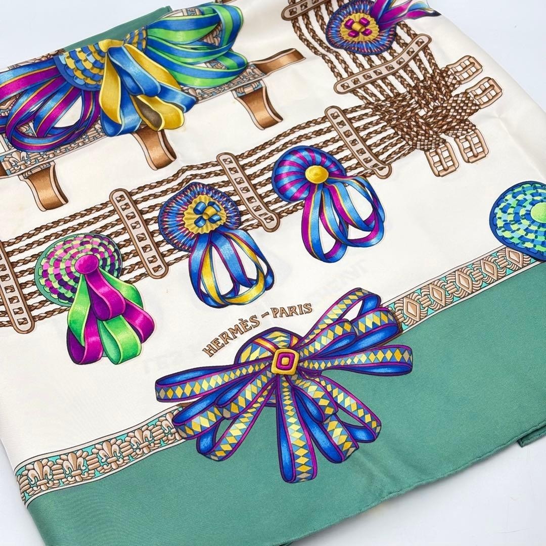 HERMES LES RUBANS DU CHEVAL Carre 90 Silk Green Scarf