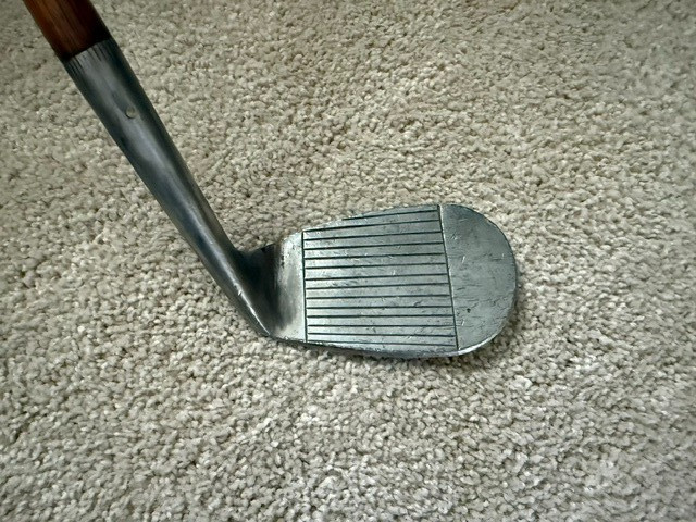 Antique Vintage Hickory Wood Shaft Burke Golf Co. 8 Niblick Lefty