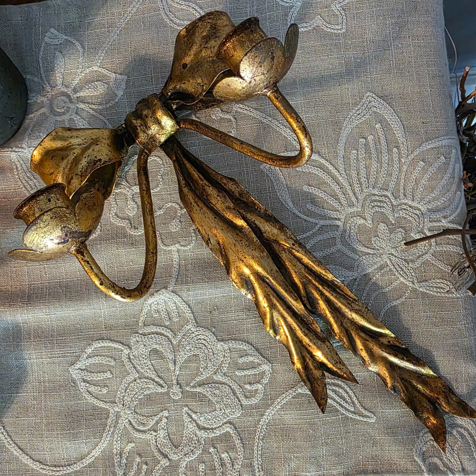 Vintage Italian Tole Gilt Metal Bow Ribbon Candle Wall Sconce Hollywood Regency Vintage Italian Tole Gilt Metal Bow Ribbon Candle Wall Sconce Hollywood Regency
