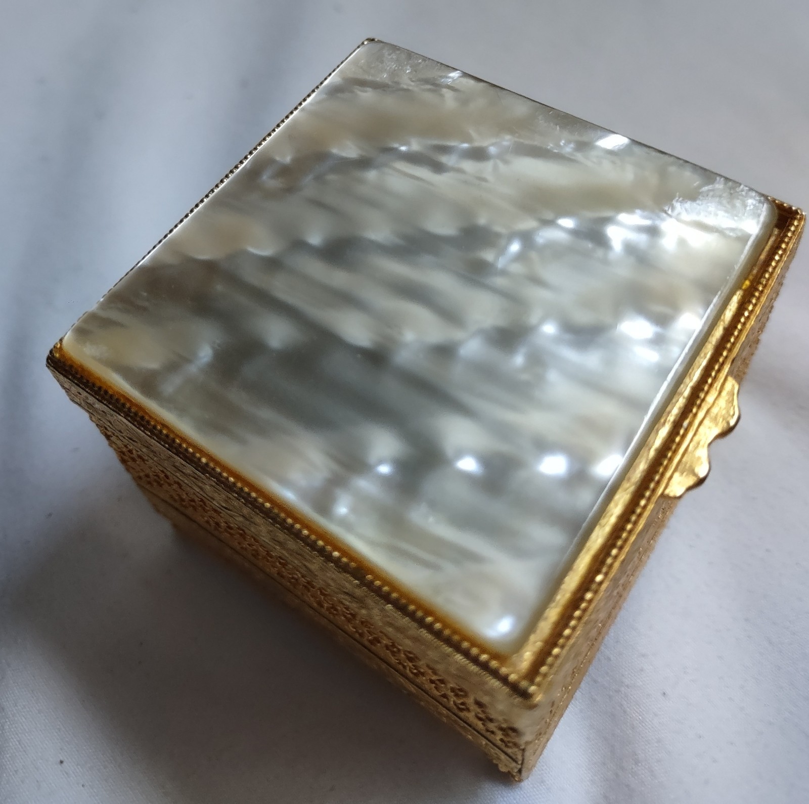 Vintage Signed FLORENZA Footed Trinket Box Mother of Pearl Hollywood Regency
