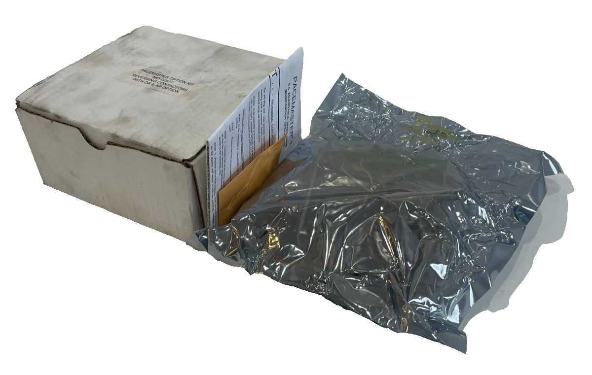 NEW CLEVELAND MOTION CONTROLS MO-02577 REVERSING CONTACTOR MO02577