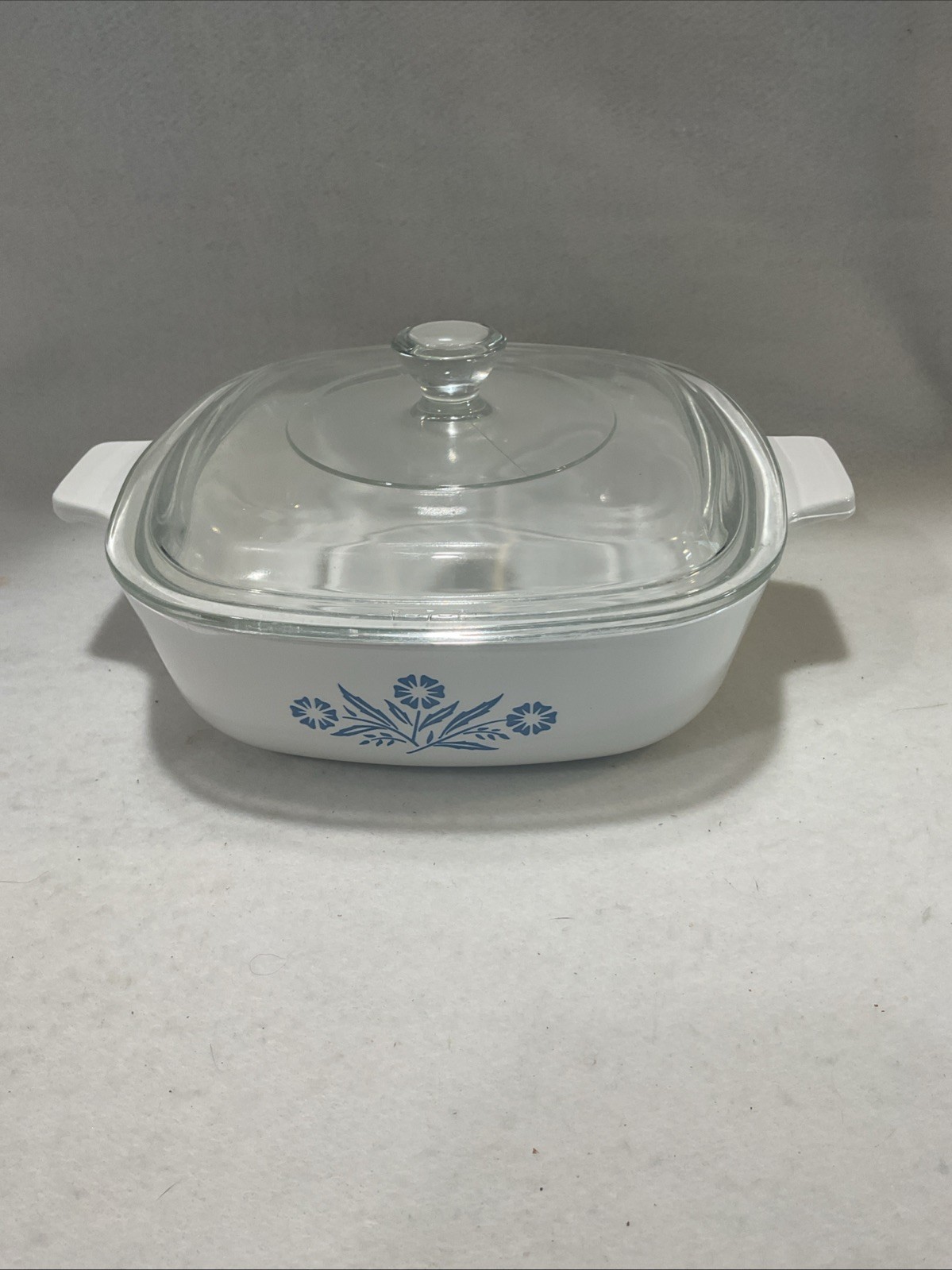 Corning Ware P-1-B 1-Quart Casserole Dish w/Lid • Corning Ware P-1-B 1-Quart Casserole Dish w/Lid •