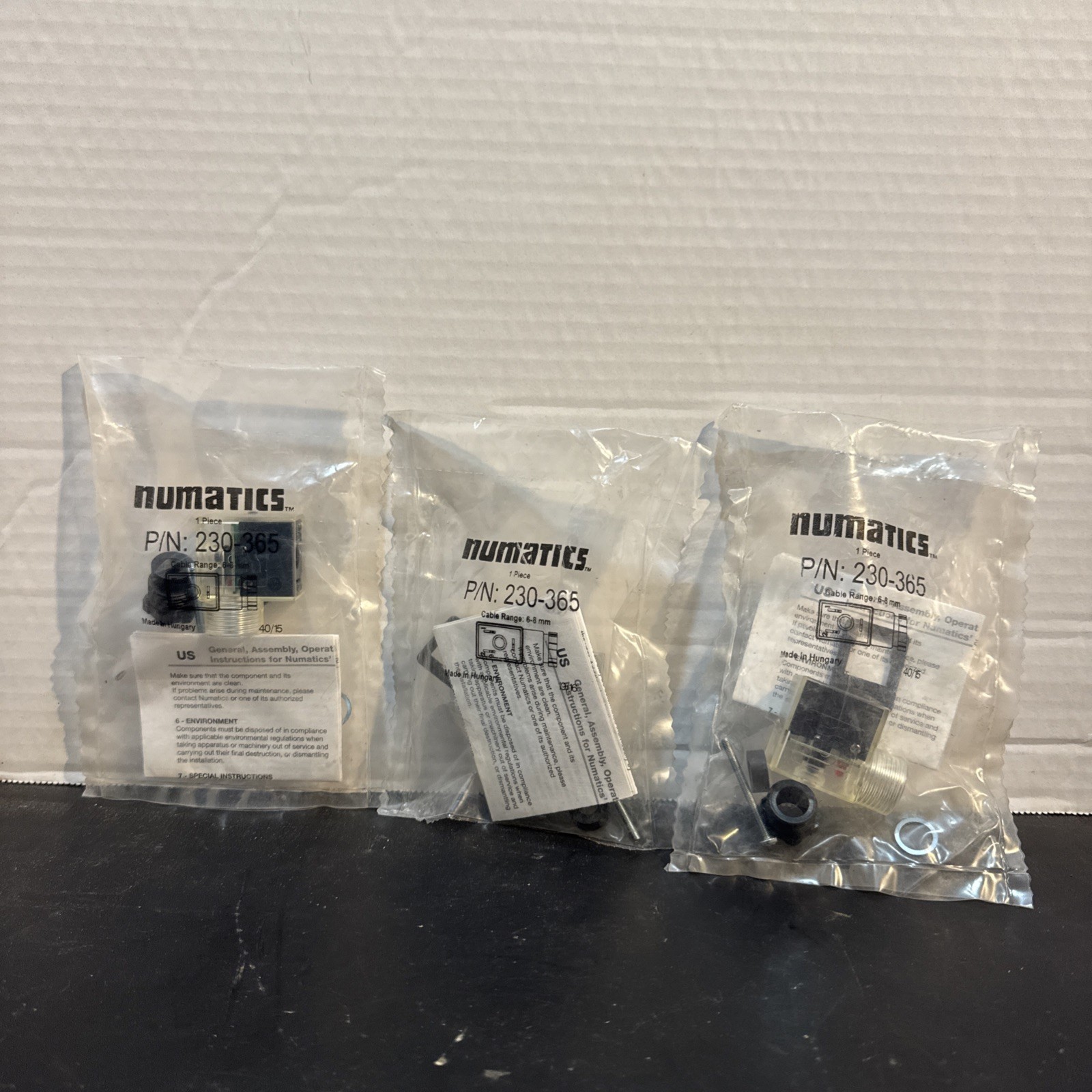 numatics 230-365 Lot Of 3 NOS