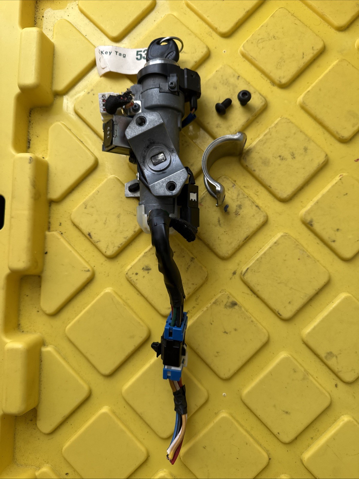 2007-2010 HYUNDAI ELANTRA SEDAN IGNITION SWITCH STARTER LOCK CYLINDER W/ KEY OEM 2007-2010 HYUNDAI ELANTRA SEDAN IGNITION SWITCH STARTER LOCK CYLINDER W/ KEY OEM
