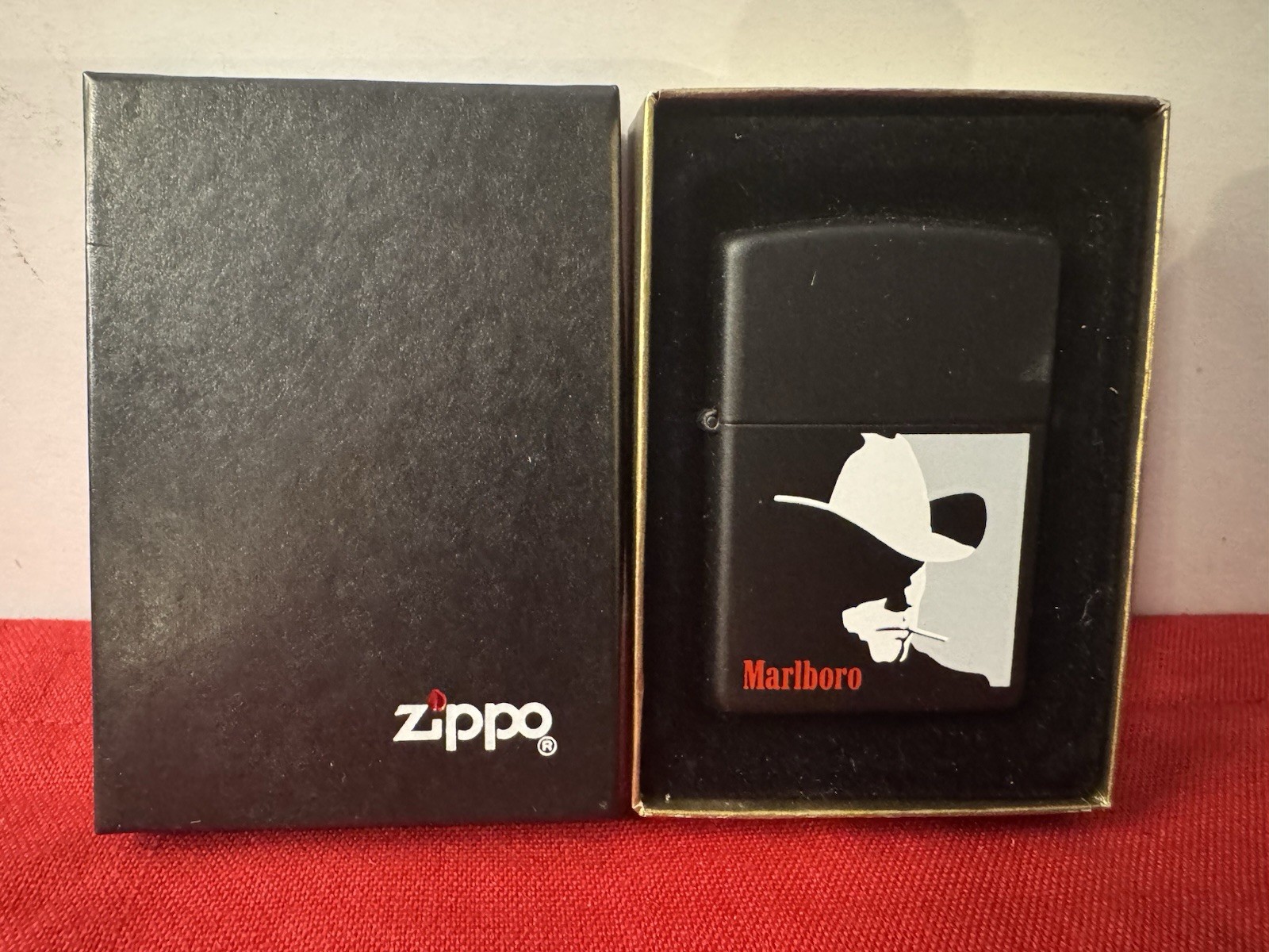 VTG 1994 MARLBORO MAN BLACK MATTE LOGO ON TOP PROTOTYPE. ZIPPO LIGHTER MIB RARE