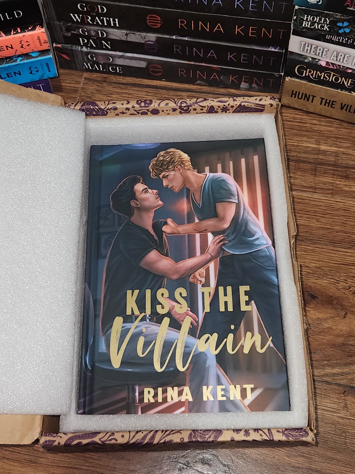 Kiss the Villain by Rina Kent ~ Eternal Embers Onyx Exclusive Edition
