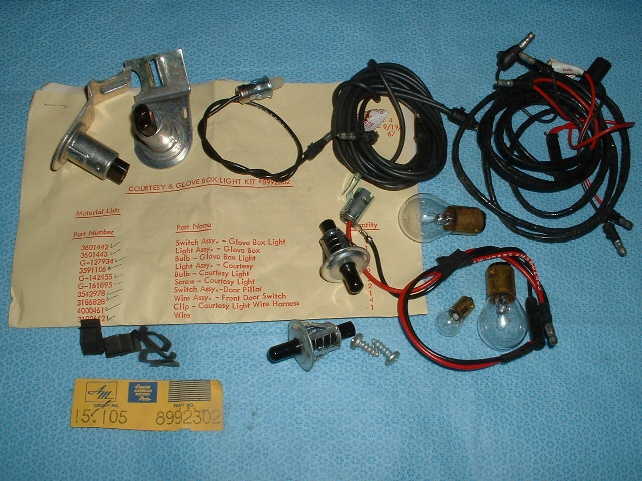 NOS 68 AMC JAVELIN COURTESY & GLOVE BOX LIGHT KIT 8992302 NOS 68 AMC JAVELIN COURTESY & GLOVE BOX LIGHT KIT 8992302