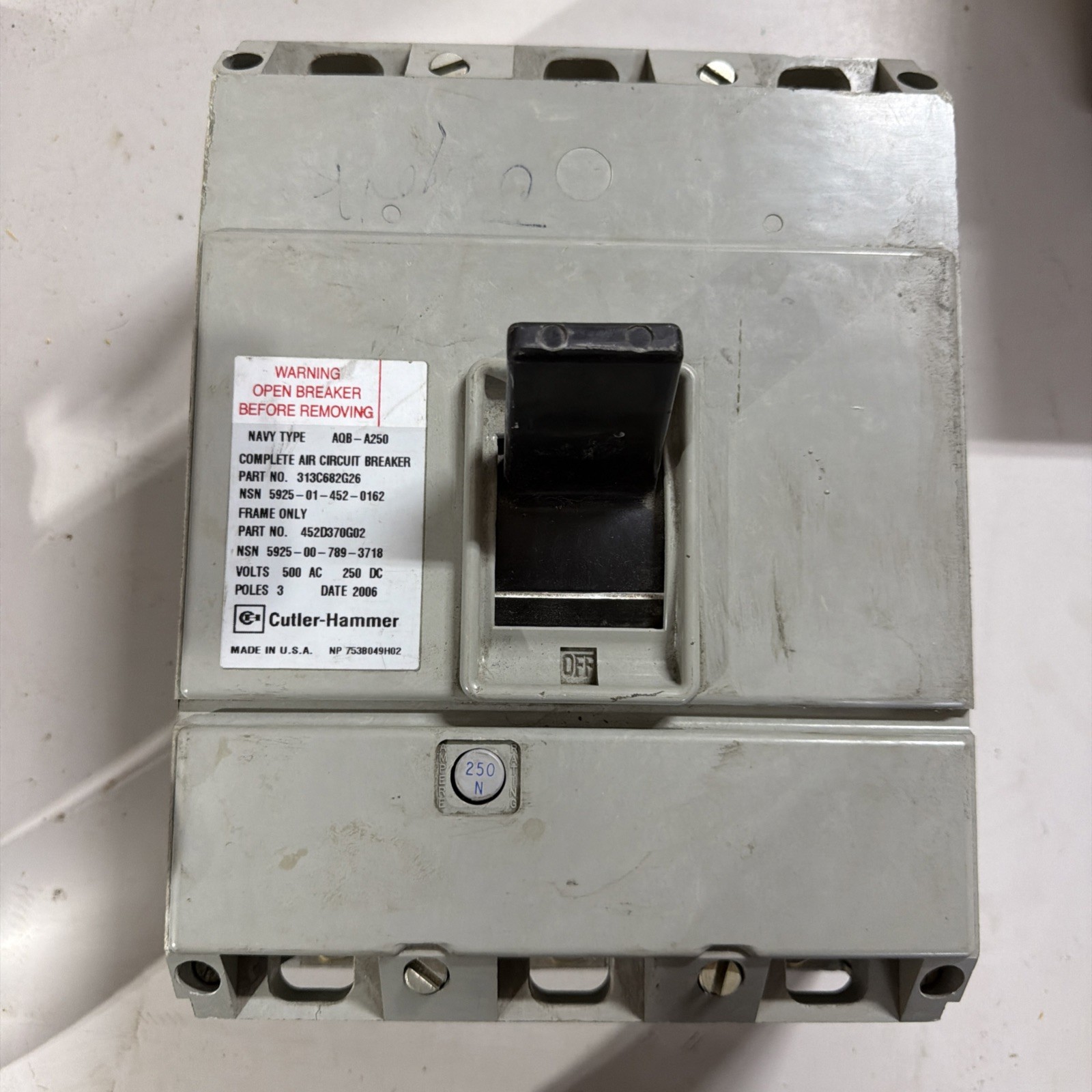 Cutler-Hammer Complete Air Circuit Breaker PART # 313C682G26 Navy Type AQB-A250