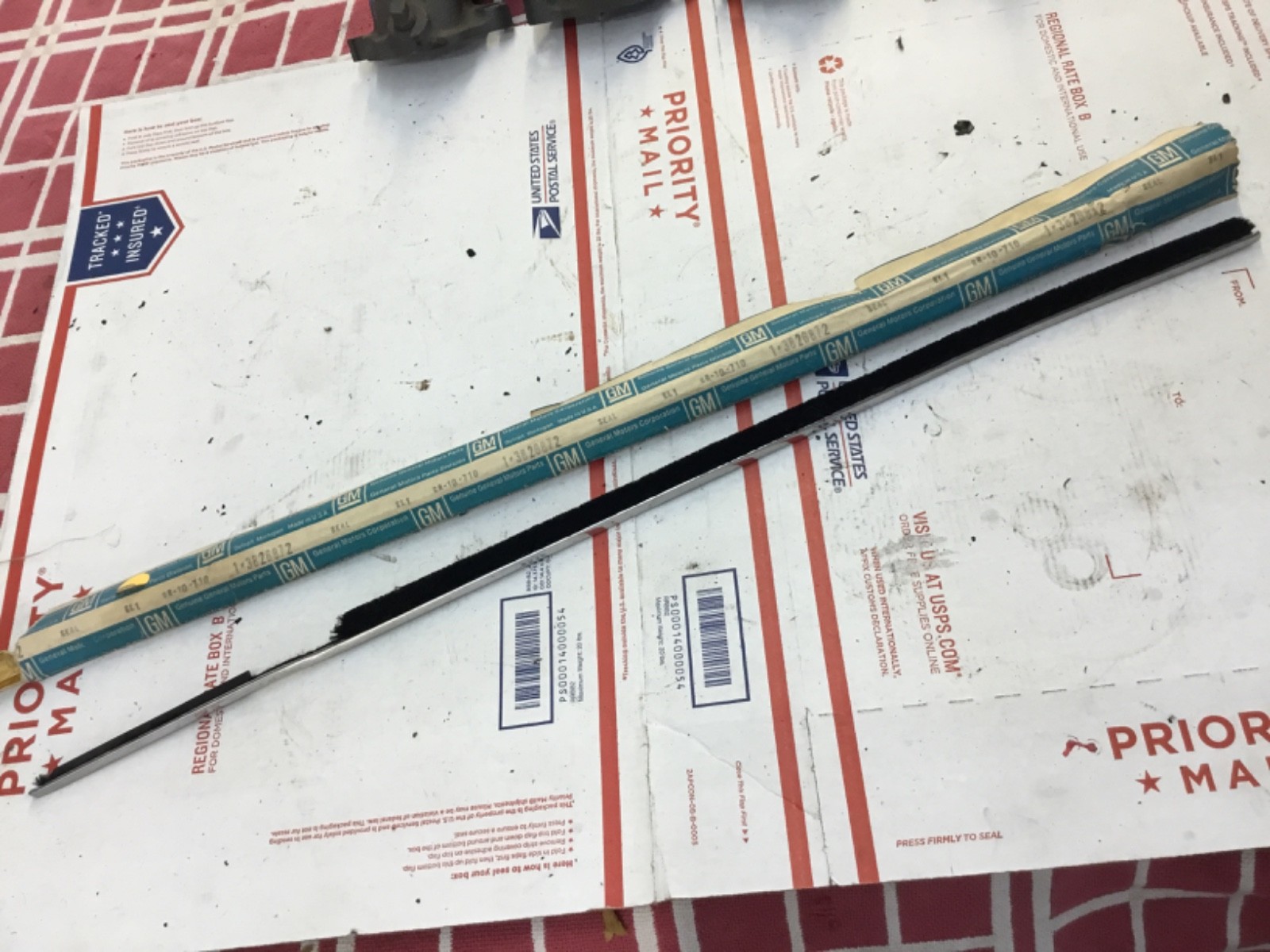 1963-67 CORVETTE COUPE RH INNER DOOR WINDOW GLASS SEAL GM 3826872 C2 NOS