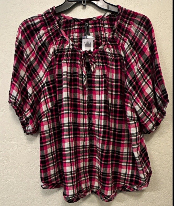 Torrid Women’s Sleep 2X Pink Black White Plaid Tie-Neck Puff Sleeve Blouse NWT Torrid Women’s Sleep 2X Pink Black White Plaid Tie-Neck Puff Sleeve Blouse NWT