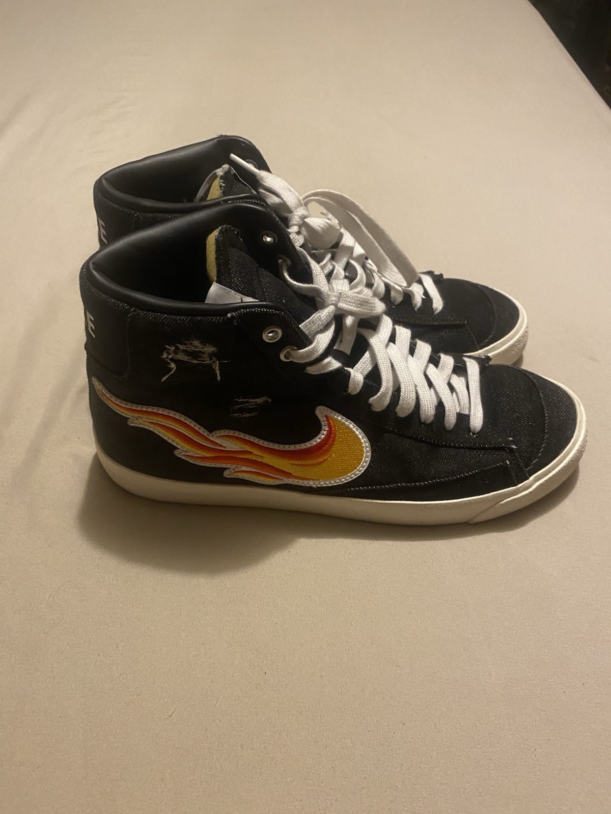 Nike Blazer Mid ’77 Cleveland Rocks Black Flame Swoosh Men’s Size DQ7635-001