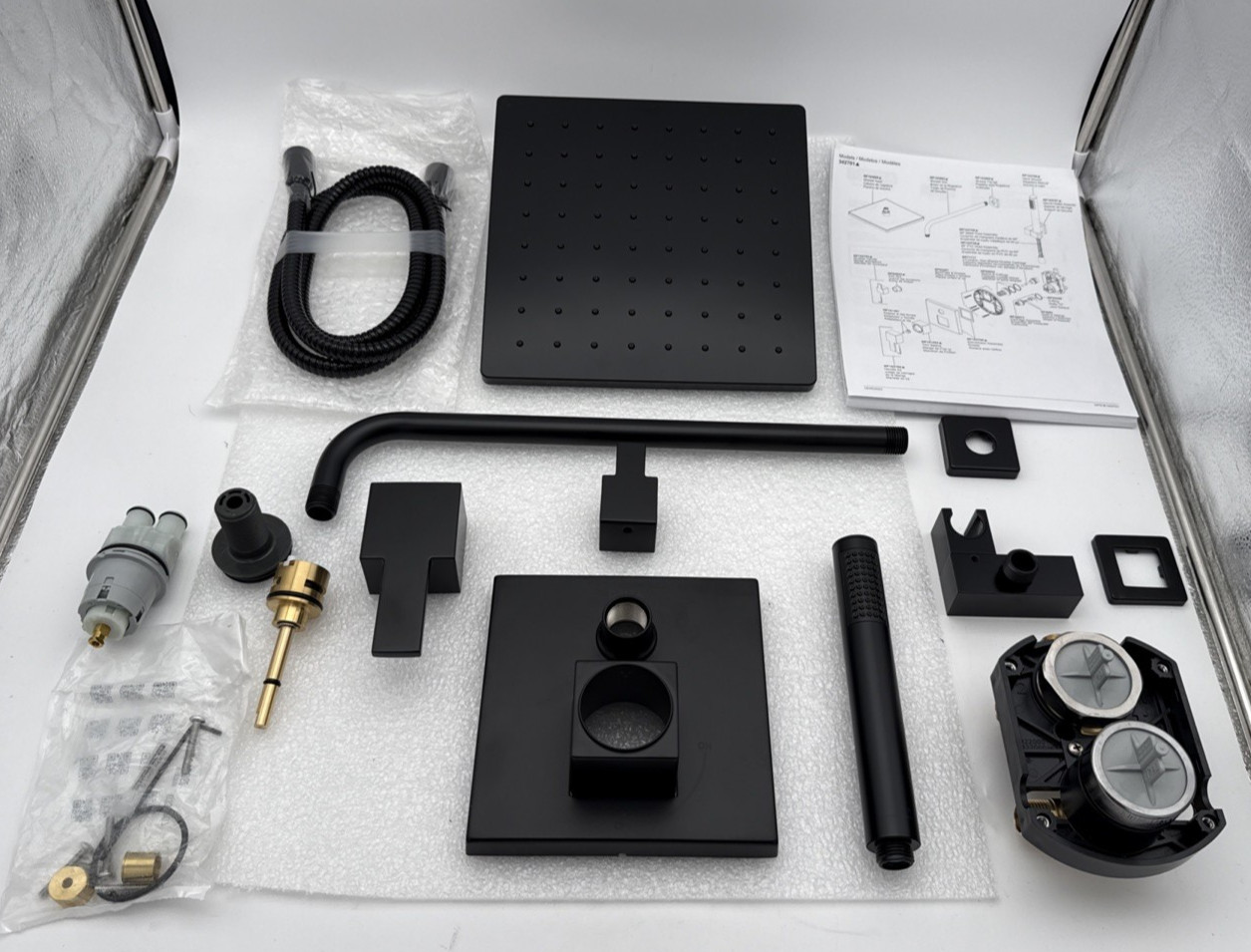Delta Modern Monitor 14 Black 342701-BL Shower w Raincan, Hand Shower & Valve Delta Modern Monitor 14 Black 342701-BL Shower w Raincan, Hand Shower & Valve