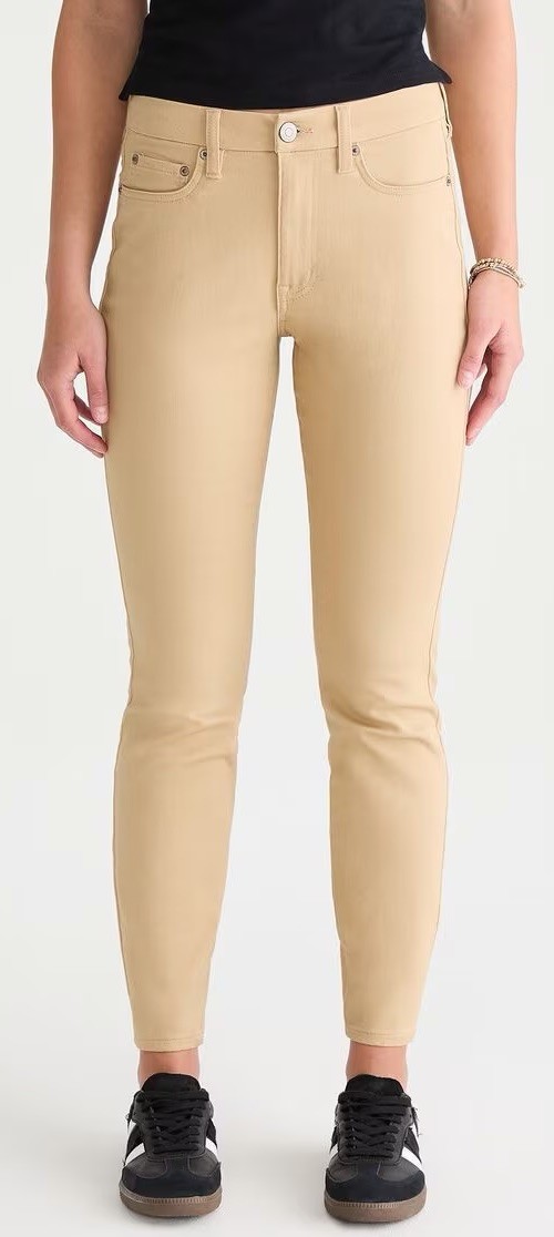 *NWT* Aeropostale Curvy Seriously Stretchy High-Rise Uniform Jegging. Size: 8L *NWT* Aeropostale Curvy Seriously Stretchy High-Rise Uniform Jegging. Size: 8L