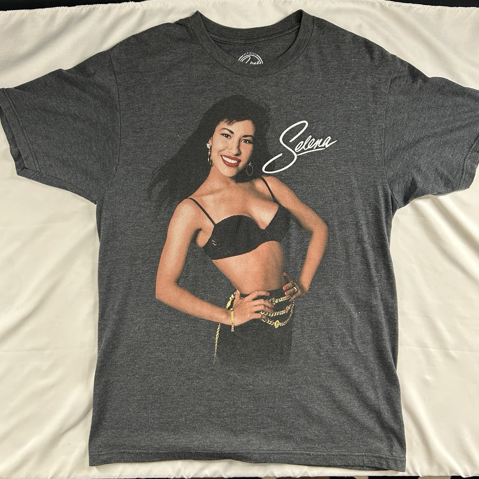 Official Selena Merchandise Quintanilla Gray Graphic T-Shirt Size M 2017 Official Selena Merchandise Quintanilla Gray Graphic T-Shirt Size M 2017