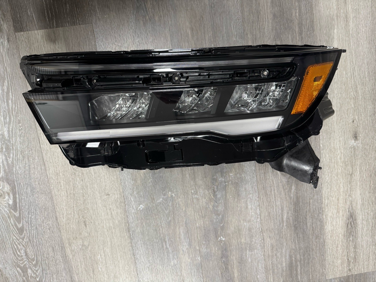 2023-2026 HONDA PILOT LEFT SIDE HEADLIGHT (OEM) Driver Side