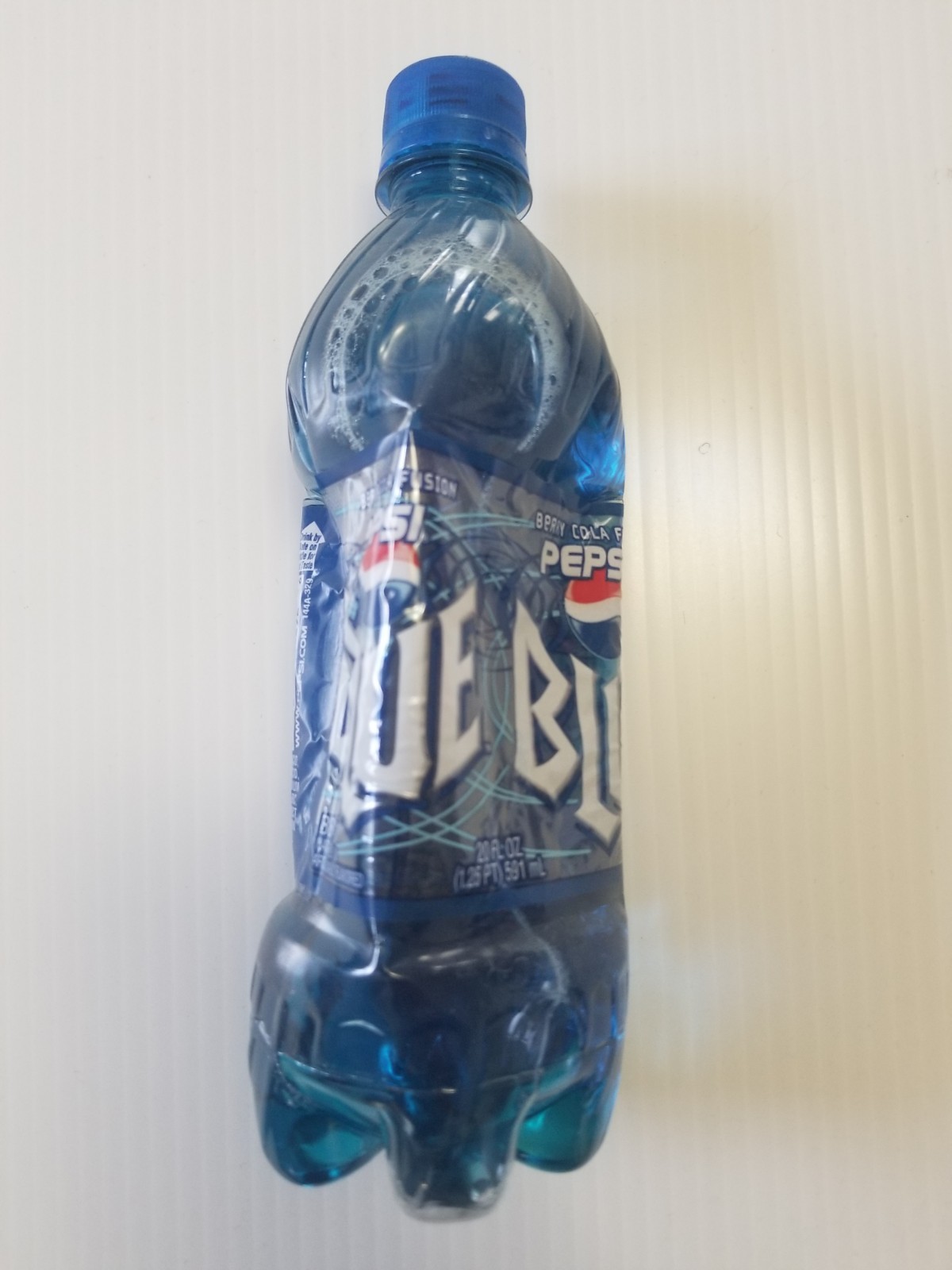 PEPSI BLUE 2002 BERRY COLA FUSION Sealed Never Opened 20 oz Plastic Bottle NOS