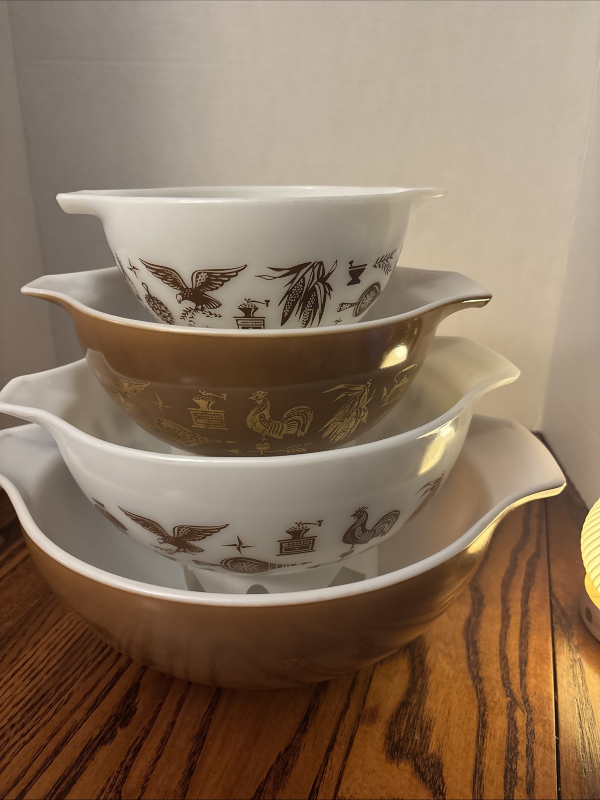 Pyrex Early American Cinderella Set Of 4 Nesting Bowls 441,442,443,444 EUC Pyrex Early American Cinderella Set Of 4 Nesting Bowls 441,442,443,444 EUC