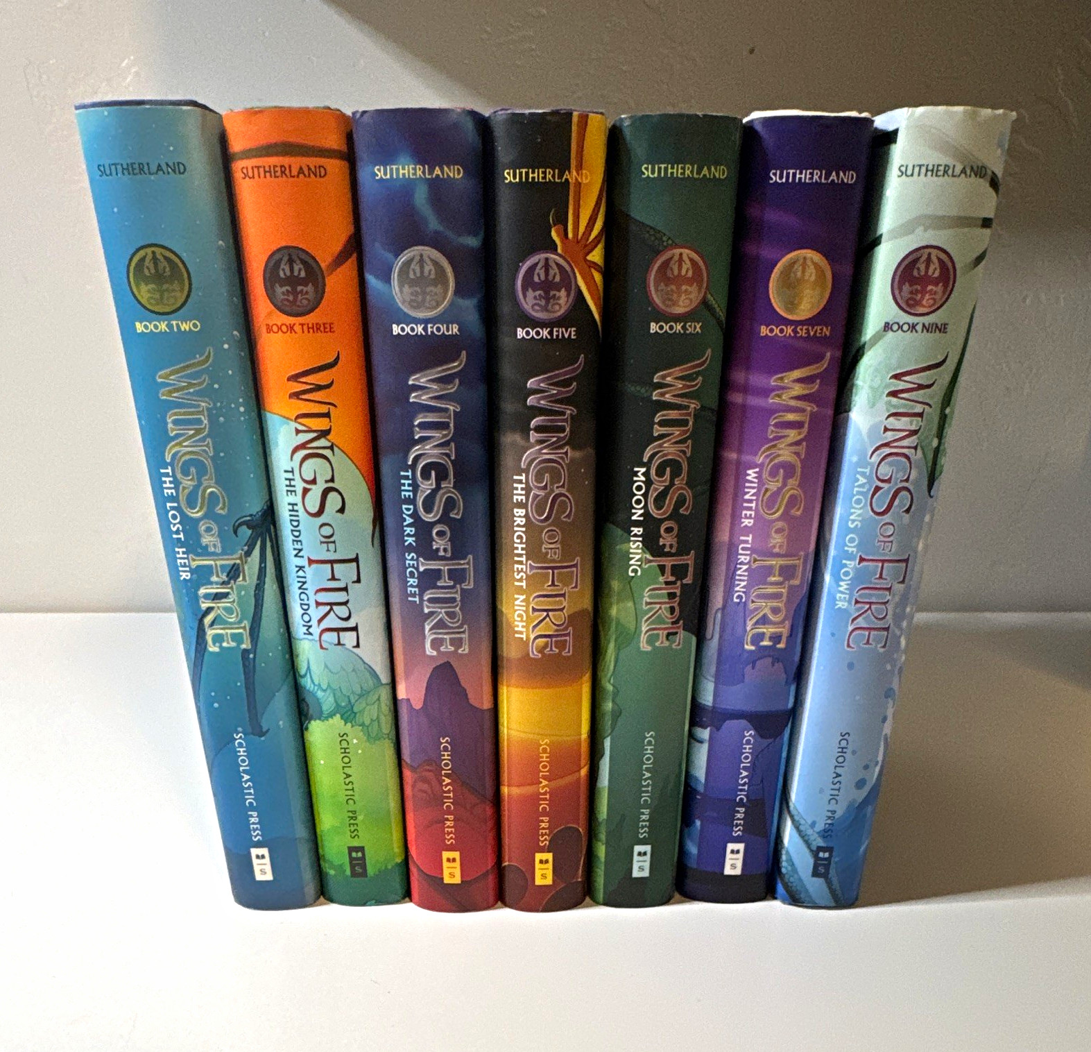 Tui T. Sutherland Wings of Fire Hardcover Illustrated Young Adult Fantasy Novel Tui T. Sutherland Wings of Fire Hardcover Illustrated Young Adult Fantasy Novel