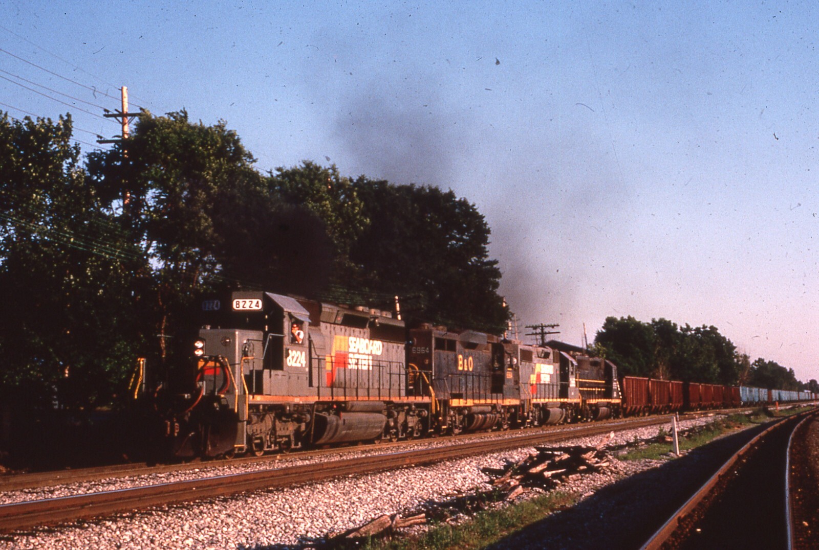 Duplicate  Train Slide Seaboard SD40-2   #8224  06/1987 Akron Ohio