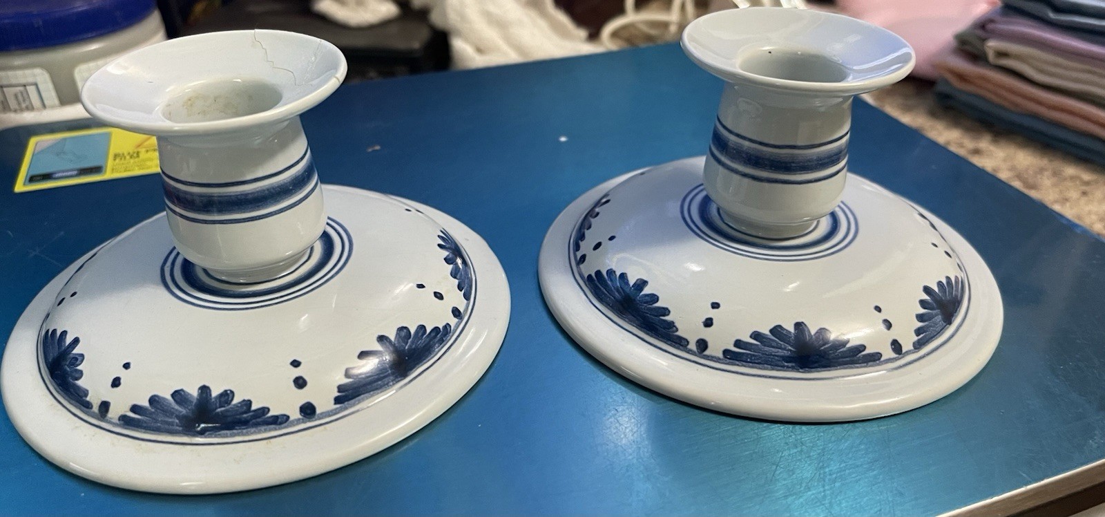 Vintage Colonial Williamsburg Oud Delft Blue & White Capstan Candlestick Holland Vintage Colonial Williamsburg Oud Delft Blue & White Capstan Candlestick Holland