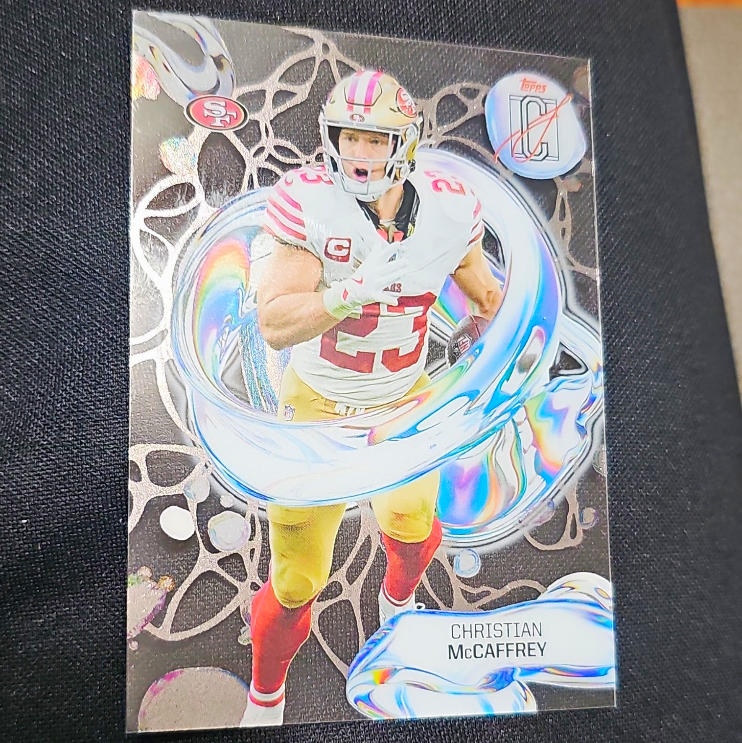 Topps 2025 Signature Class Fluidity Christian McCaffrey Orange #FL-15 Topps 2025 Signature Class Fluidity Christian McCaffrey Orange #FL-15