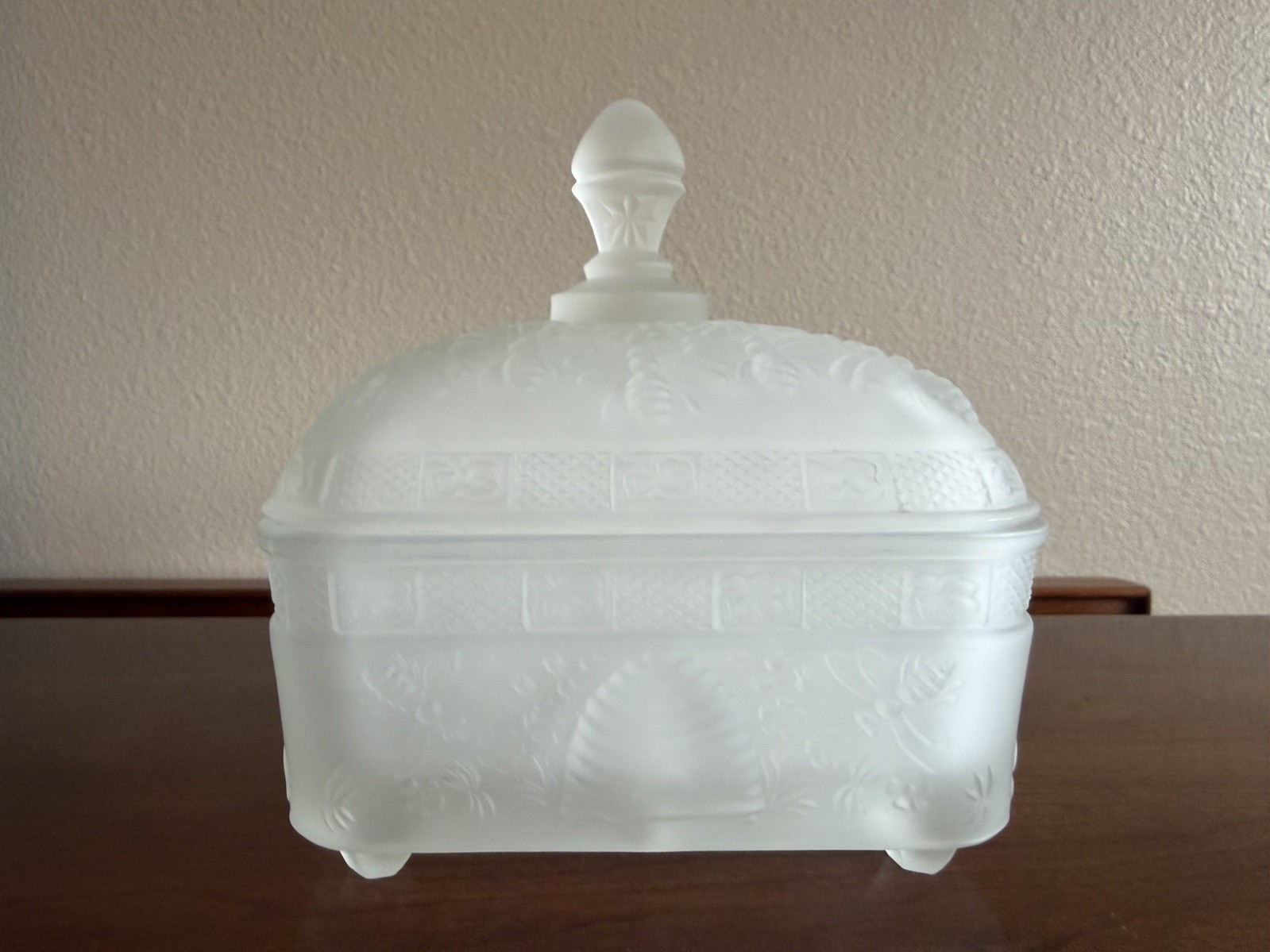 Vintage Tiara Indiana Glass Frosted Satin White Honey Bee Hive Box