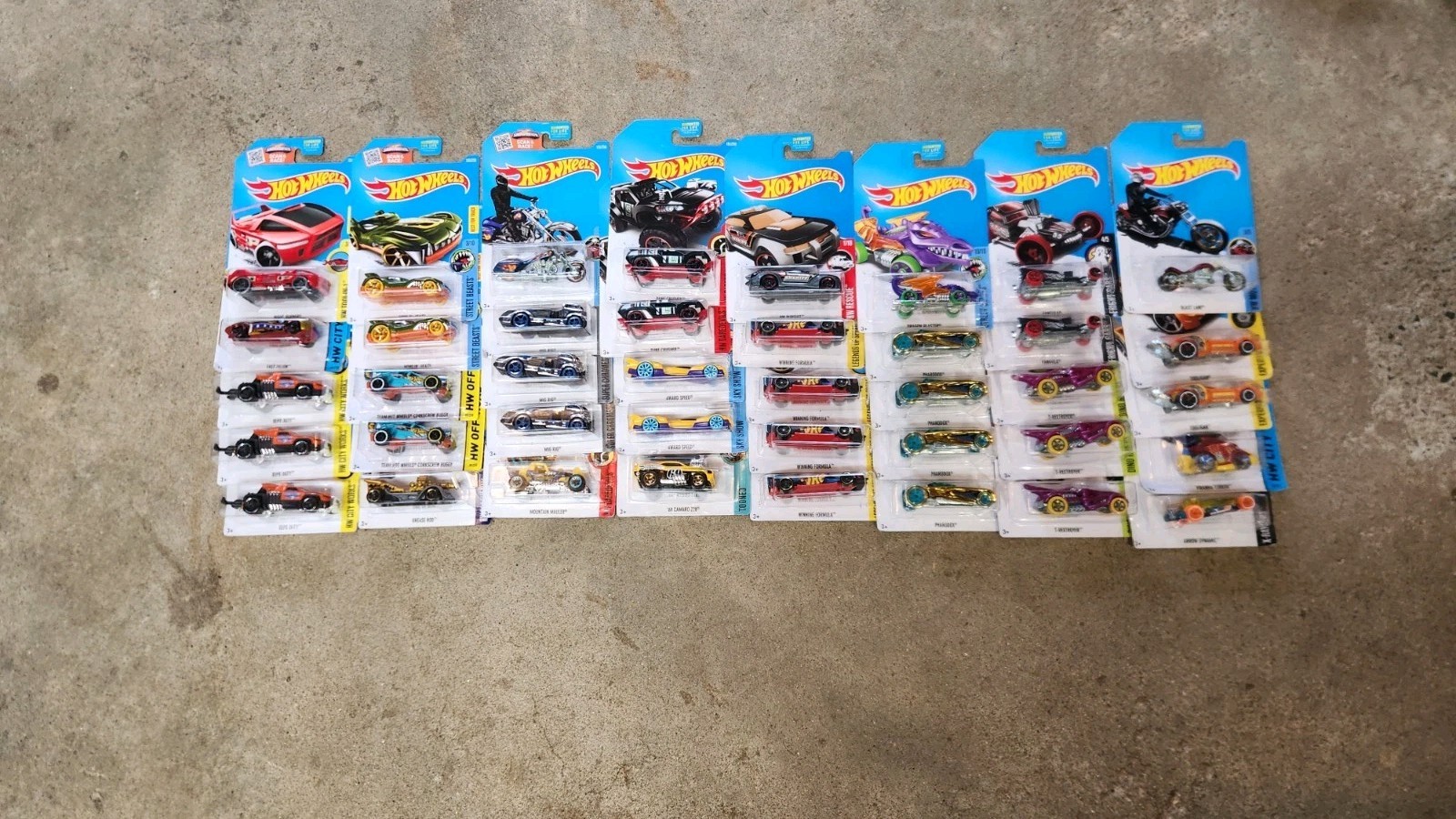Hotwheels Treasure Hunt Lot Of 40. Some Duplicates Look At Pictures. Hotwheels Treasure Hunt Lot Of 40. Some Duplicates Look At Pictures.