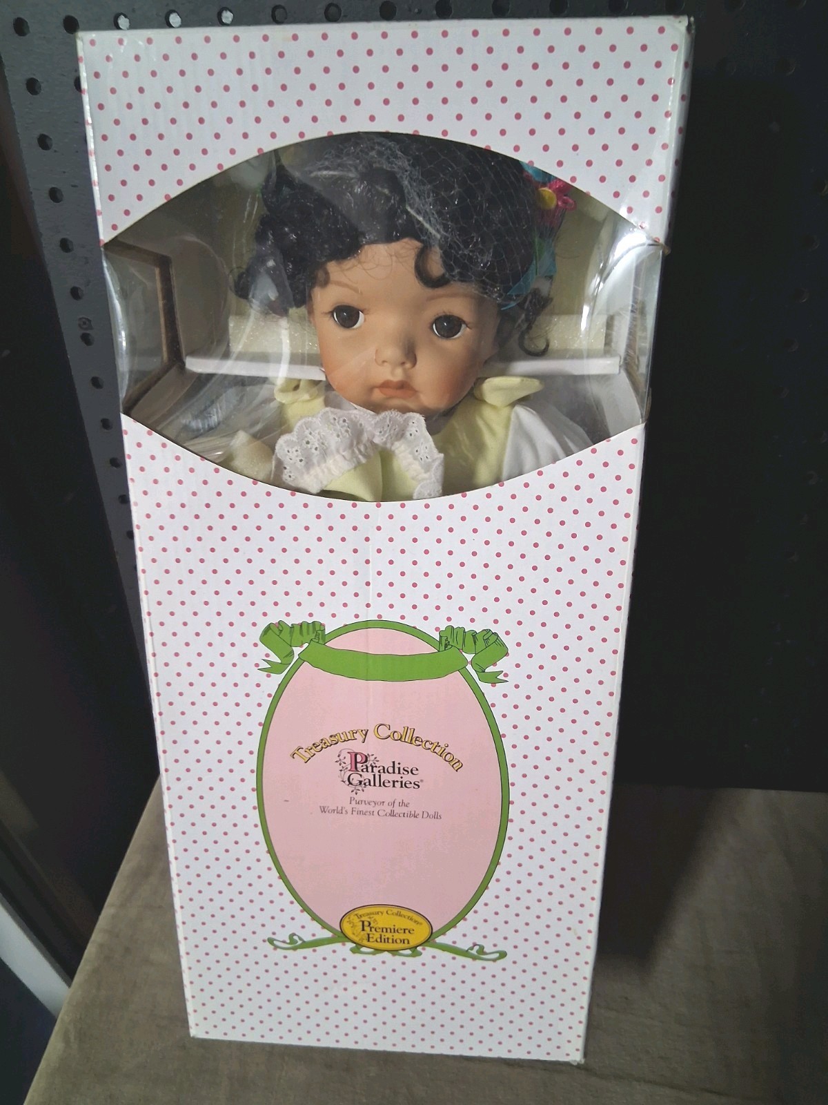 Rare Paradise Galleries Daisy Kiss Porcelain Doll Limited Edition COA Box