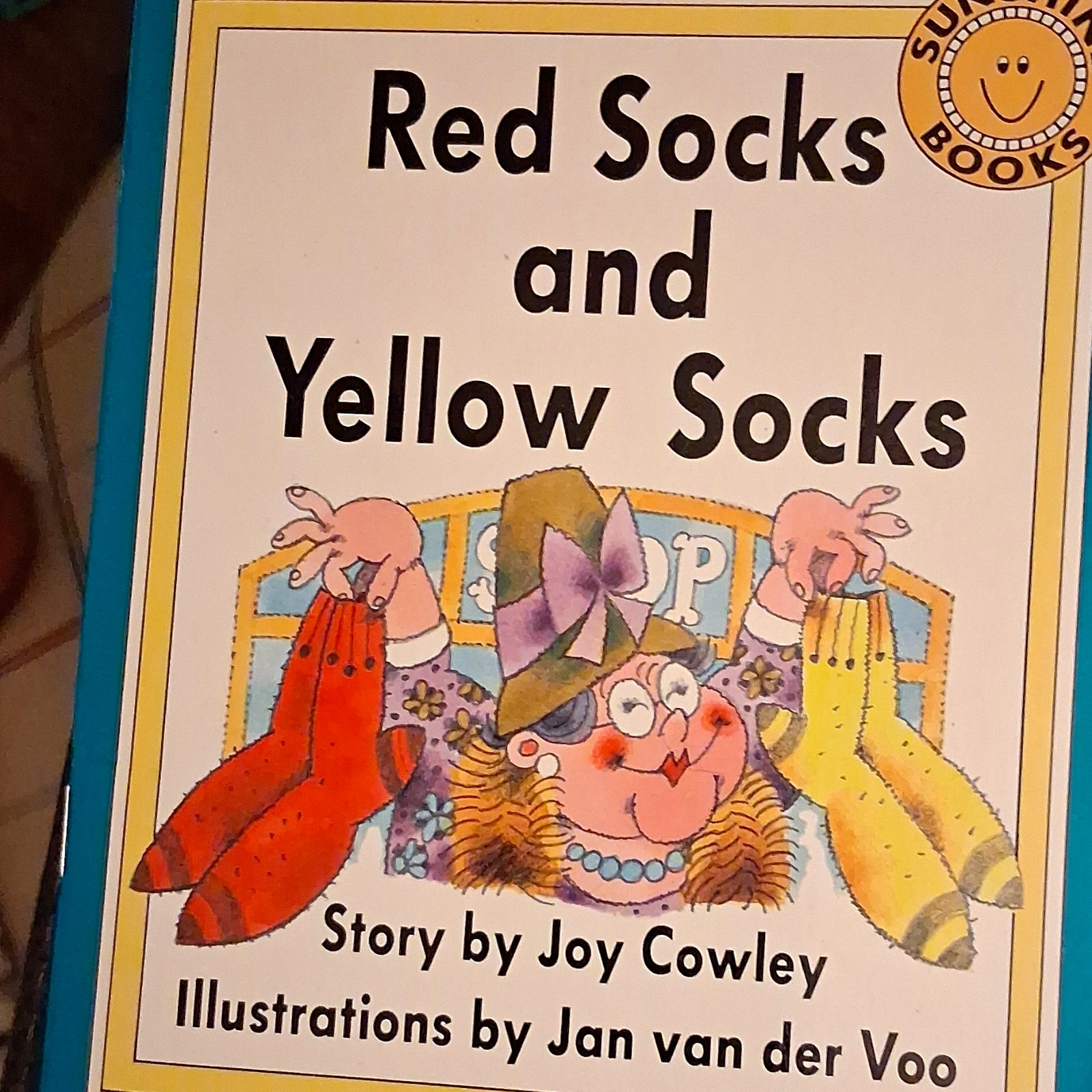 Red Socks and Yellow Socks (Sunshine Books) Joy Cowley PB Illus Ages 4-8 Red Socks and Yellow Socks (Sunshine Books) Joy Cowley PB Illus Ages 4-8