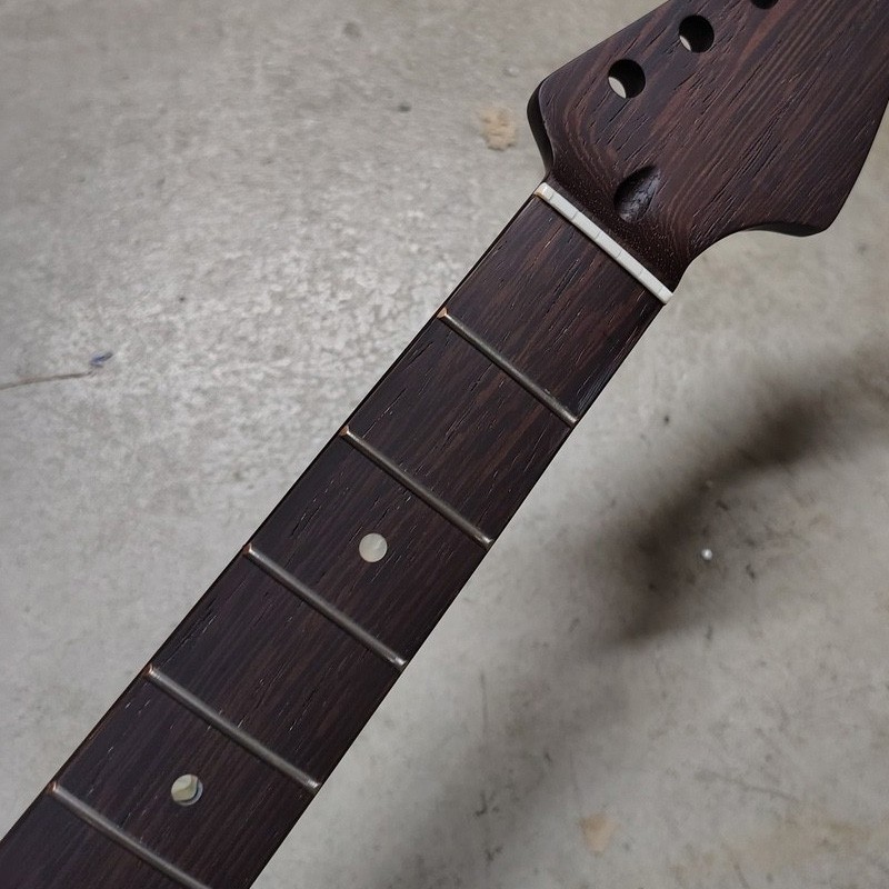 22 Frets 9.5\ 22 Frets 9.5\