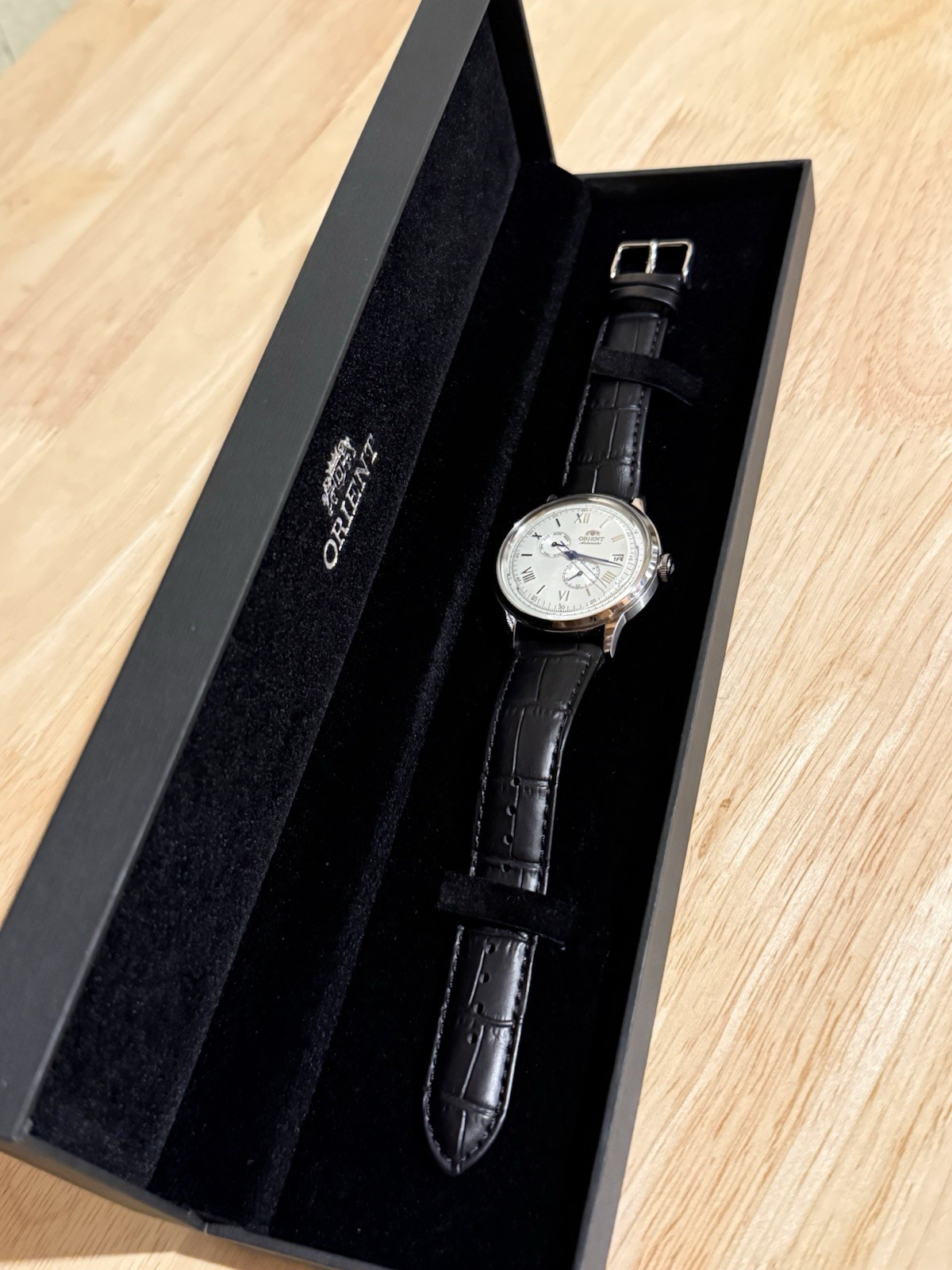 Orient Bambino Version 8 Automatic Watch White Dial Men’s Black Alligator Strap Orient Bambino Version 8 Automatic Watch White Dial Men’s Black Alligator Strap