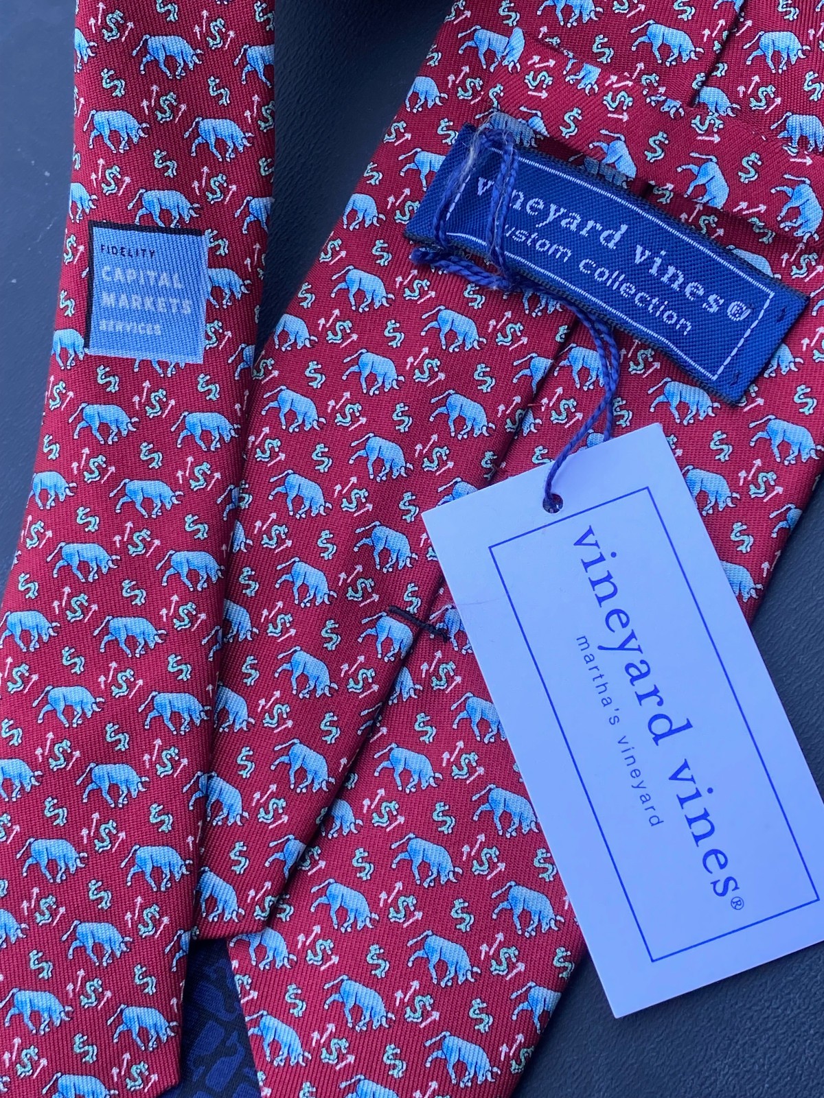 NWT New Vineyard Vines Custom Fidelity Capital Markets Bull Print Red Silk Tie