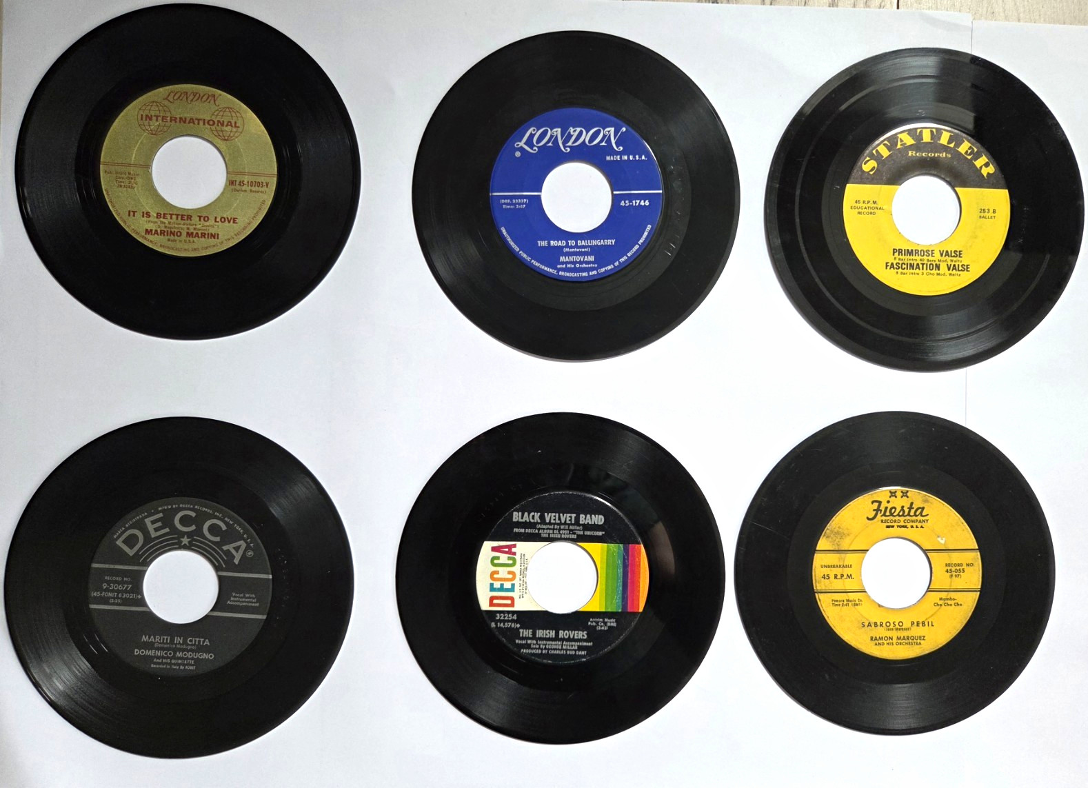 Vintage International 45 Lot Volare Mantovani Irish Rovers Cha Cha + More