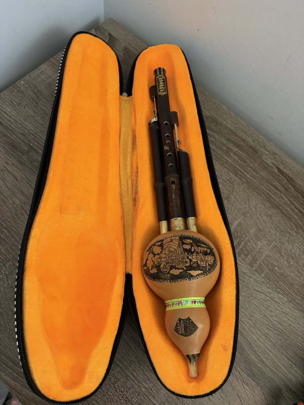 Bamboo Hulusi Gourd Wind Instrument Flute Key of F Brown/Black w/ Case