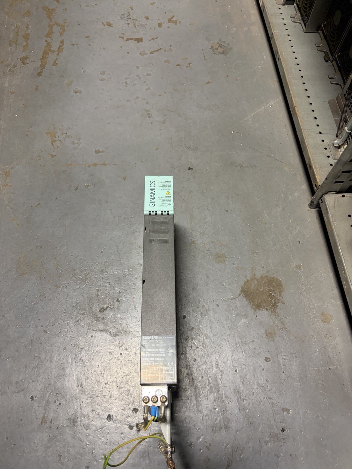 Siemens SINAMICS 6SL3120-2TE13-0AA0 Servo Drive Double Motor Module 3-Phase USED Siemens SINAMICS 6SL3120-2TE13-0AA0 Servo Drive Double Motor Module 3-Phase USED