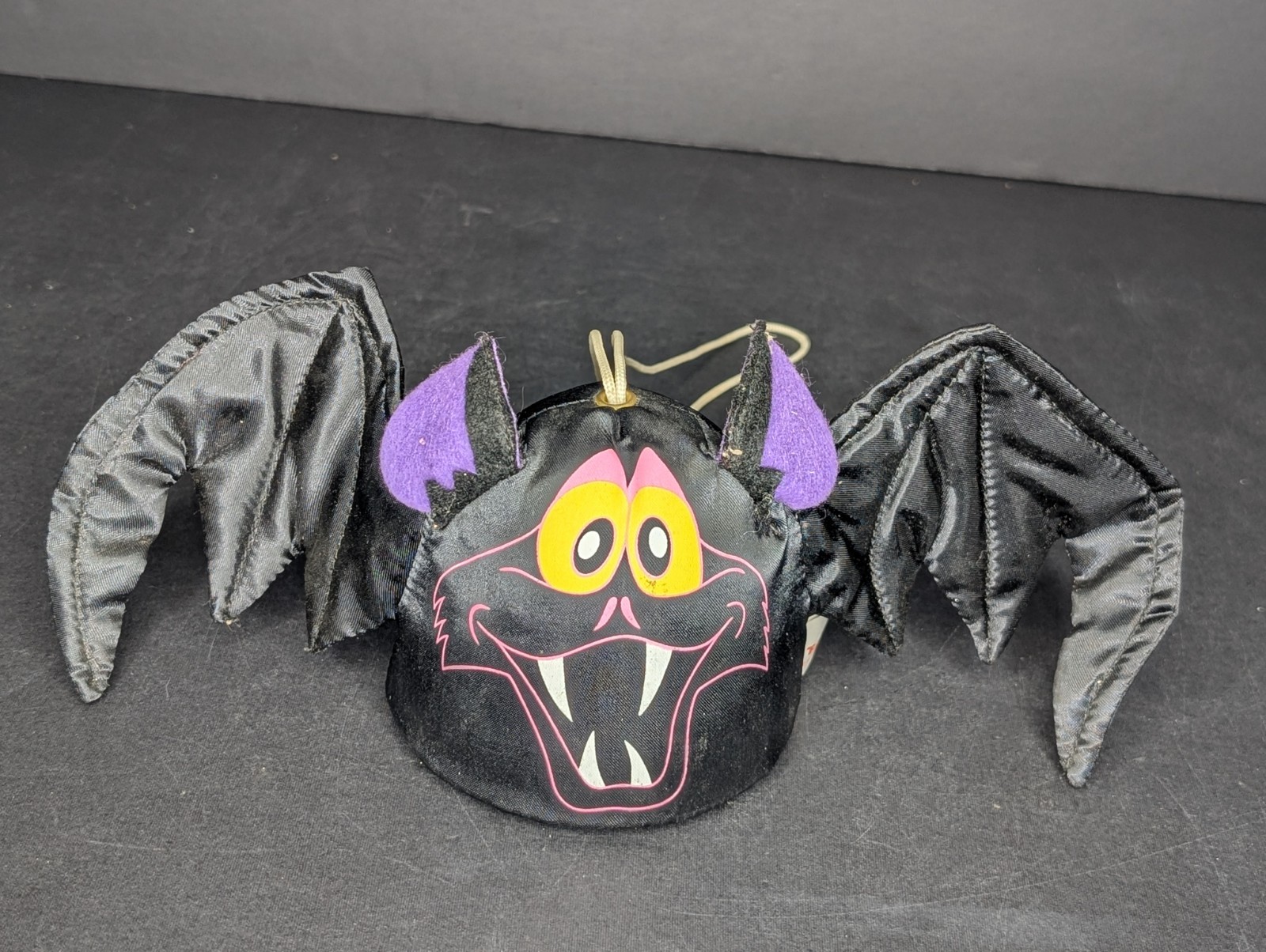TRENDMASTERS Vintage 1992 Halloween STROBIE BAT- Sound & Light WORK