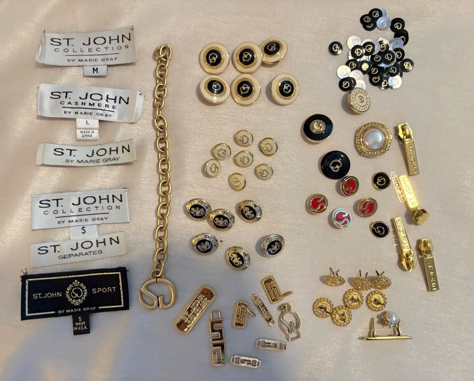 St John Buttons and St John Designer Pieces - Mixed Lot