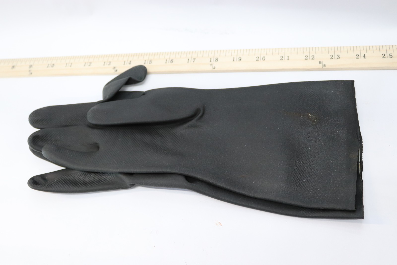PIP Assurance Flock Lined Neoprene Chemical Gloves 28 mil Medium 52-3665