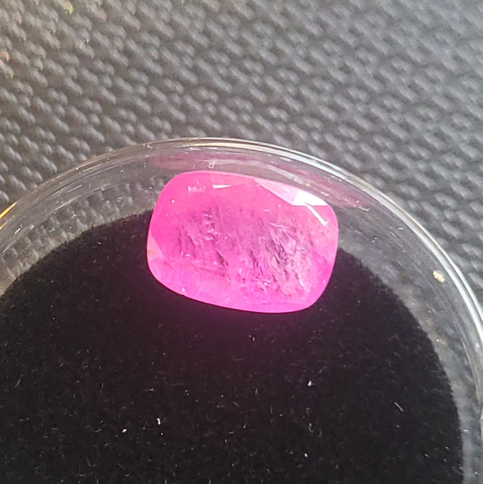 Stunning Vivid Pink Madagascar Sapphire 2.66ct, Natural Untreated GRS Certified