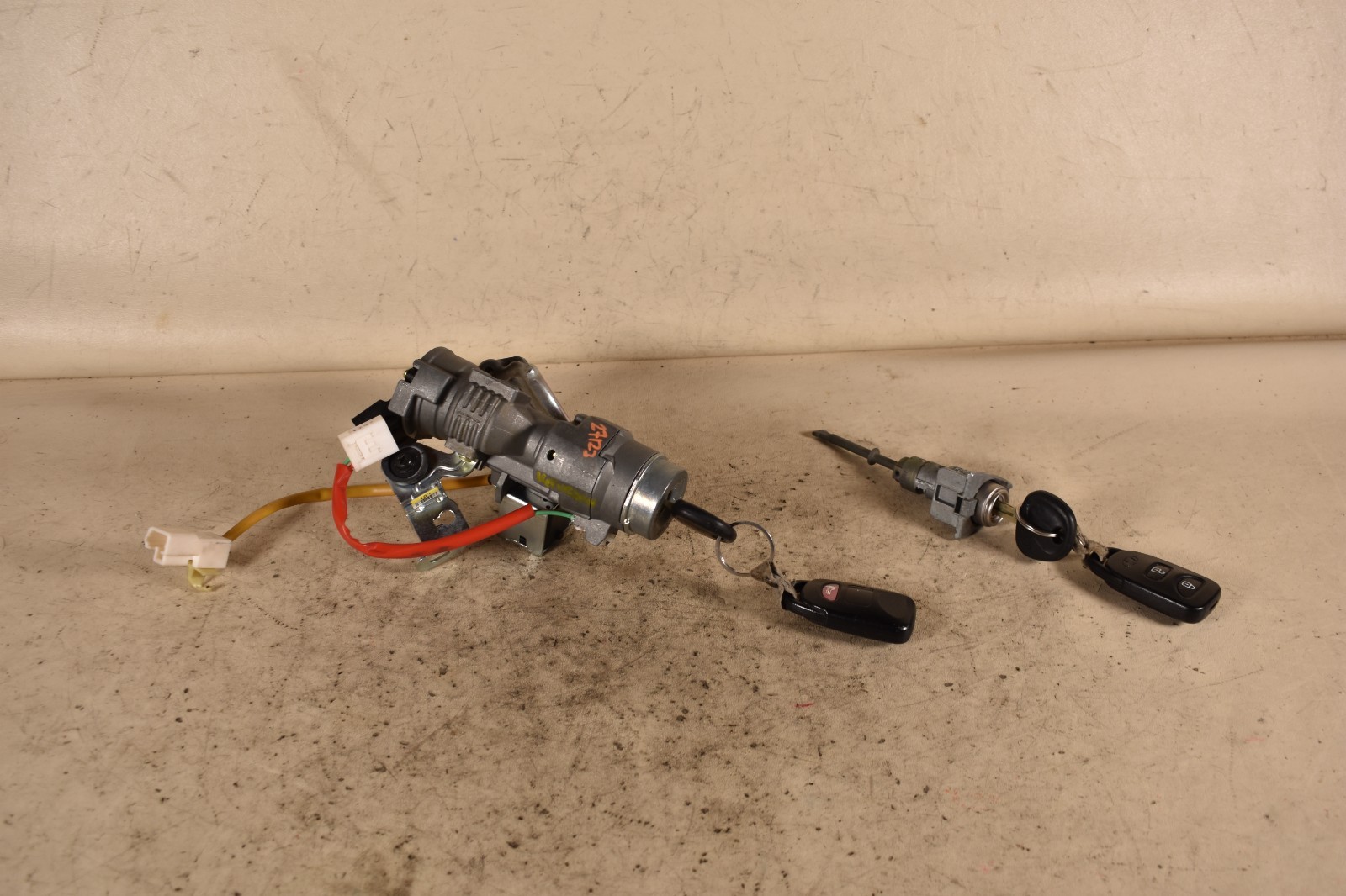 11-15 HYUNDAI TUCSON IGNITION SWITCH LOCK CYLINDER KEY LOCK OEM