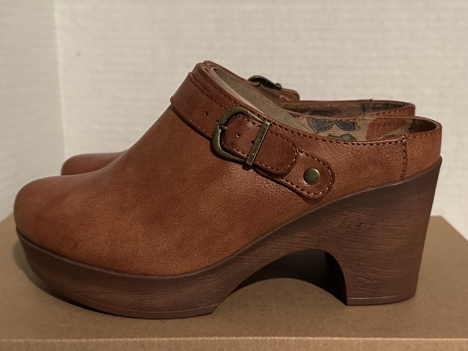 BOC by Born Women\'s Adel Clog Tan Versatile Strap Block Heel - Size 6M - NEW BOC by Born Women\'s Adel Clog Tan Versatile Strap Block Heel - Size 6M - NEW